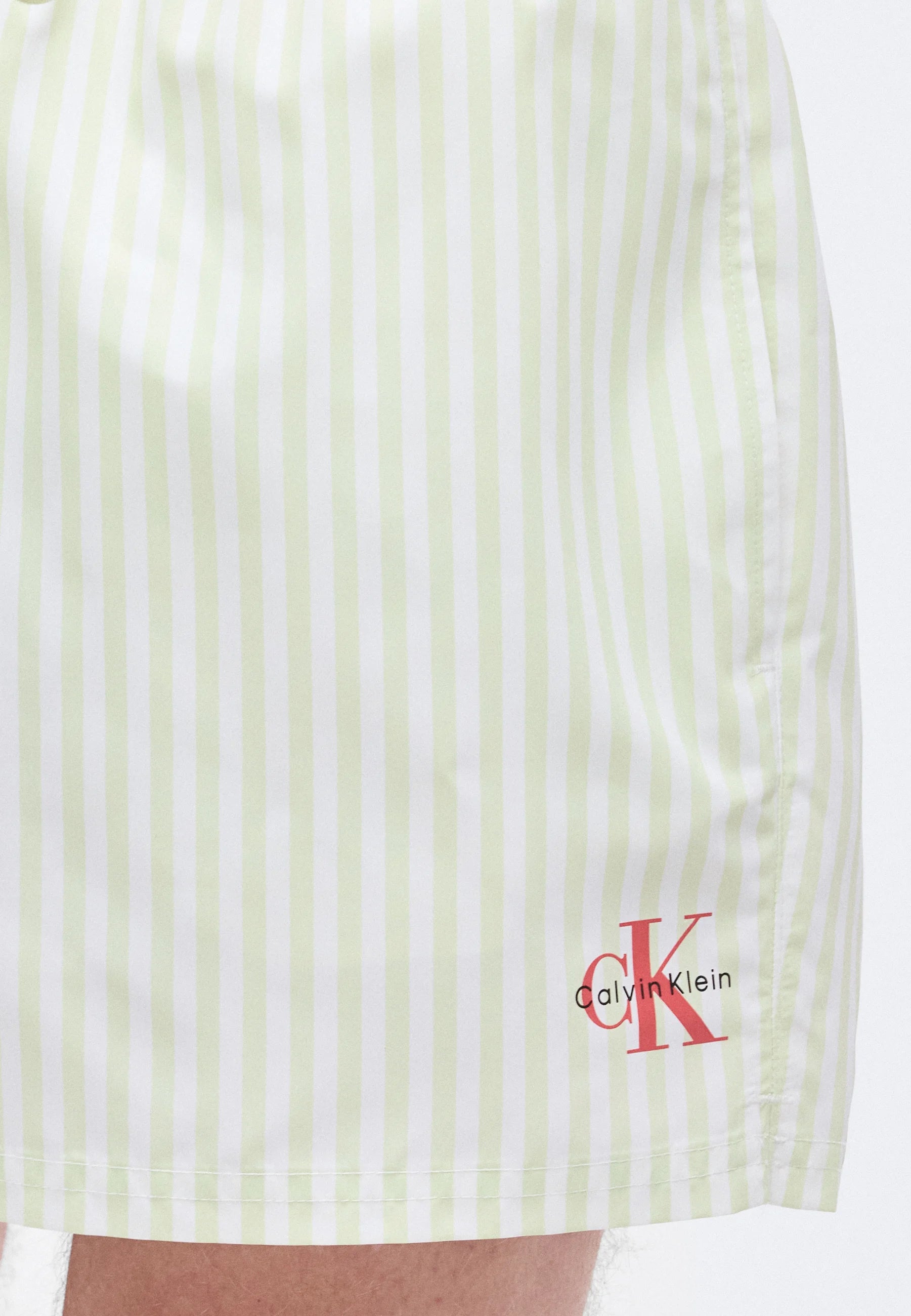 Spodenki kąpielowe Calvin Klein z monogramem – Penny, White Jade