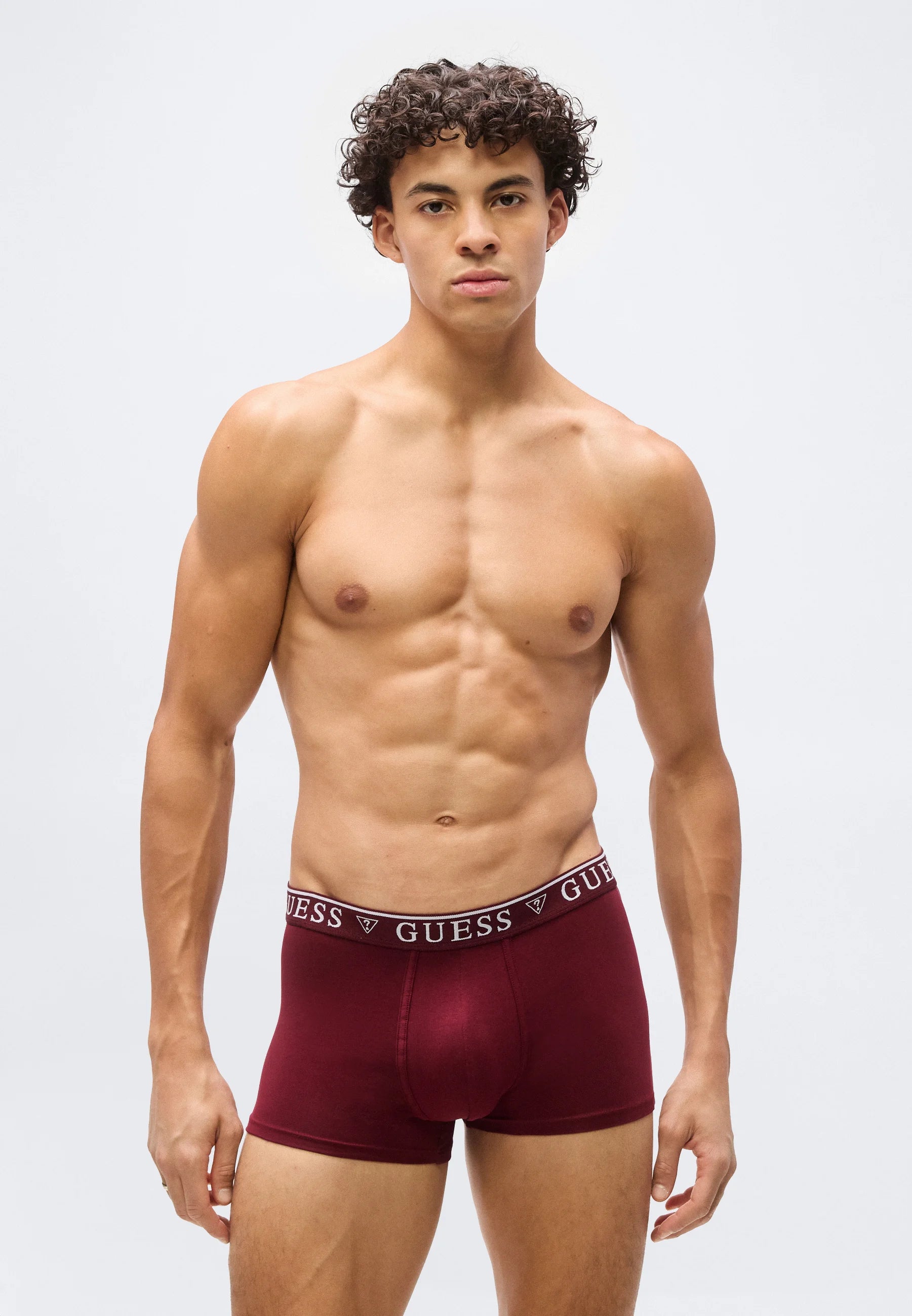 Bauli Guess da 5 pezzi: blu, nero, rosso scuro, blu scuro, bianco