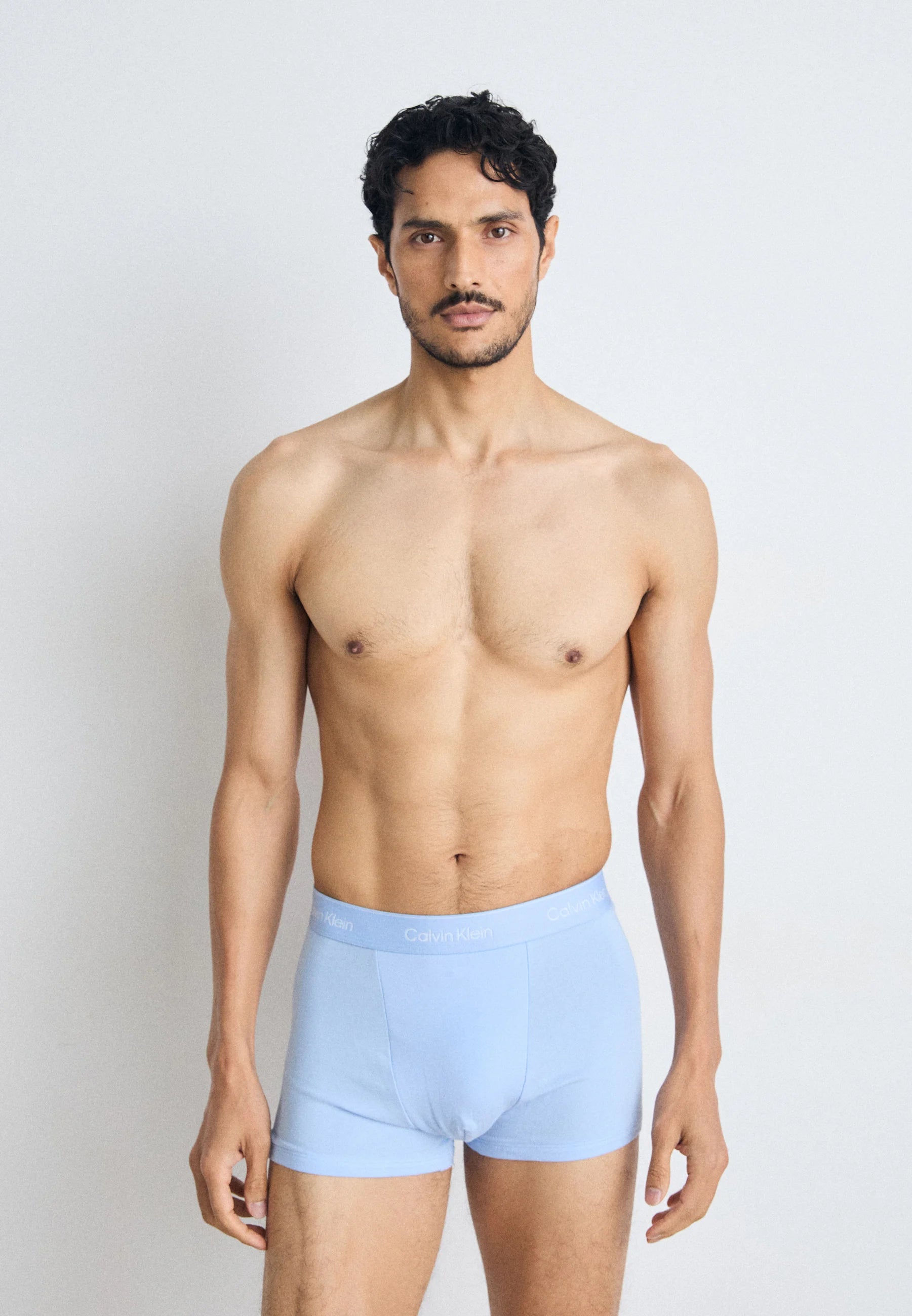 Calvin Klein Icon Cotton Stretch Relaxed Fit Trunks - Lot de 3 - Noir, Glacier, Blue Bell