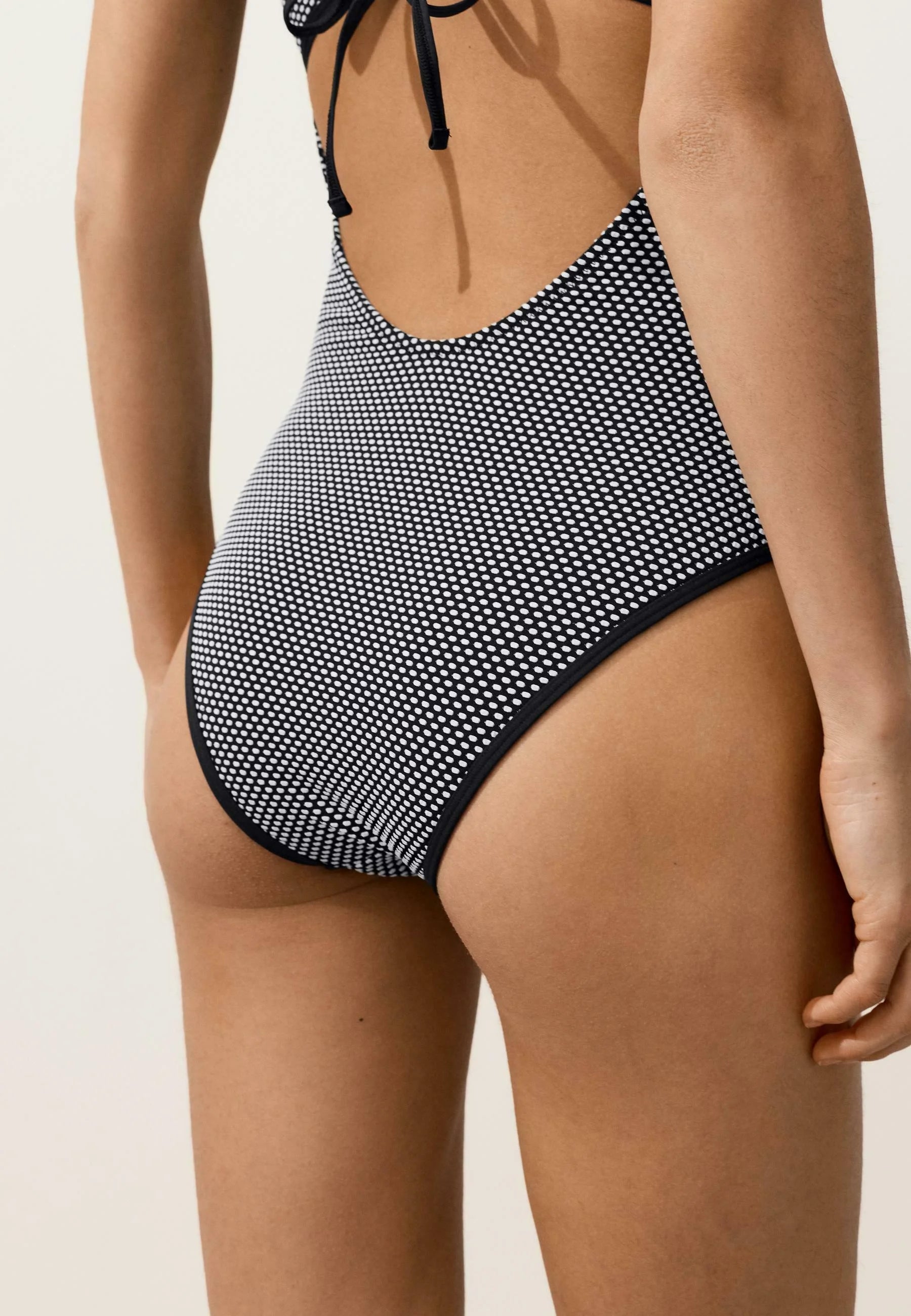 OYSHO Bandeau Jacquard Polka Dot One-Piece Swimsuit – Black