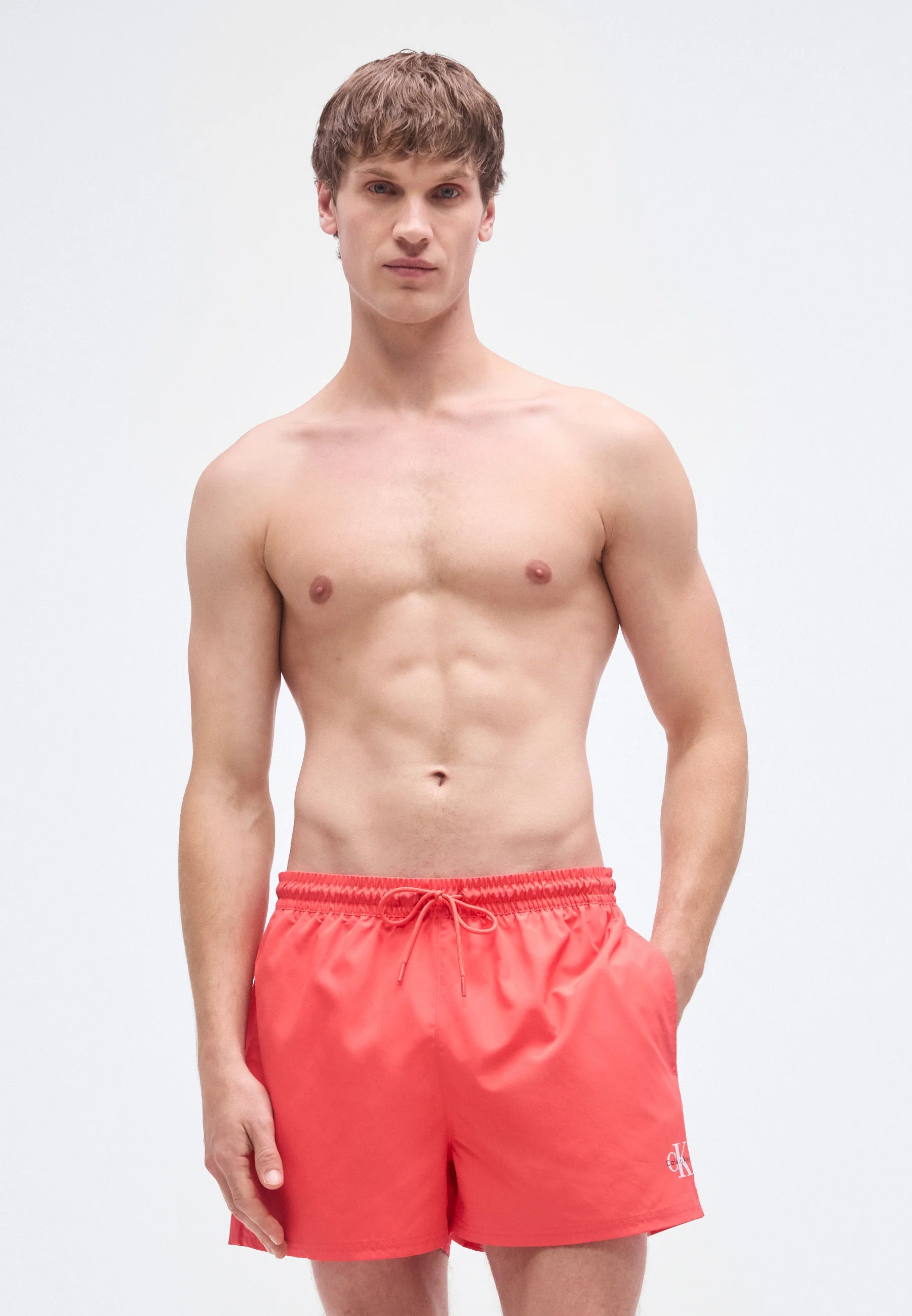 Spodenki kąpielowe Calvin Klein z monogramem – różowy