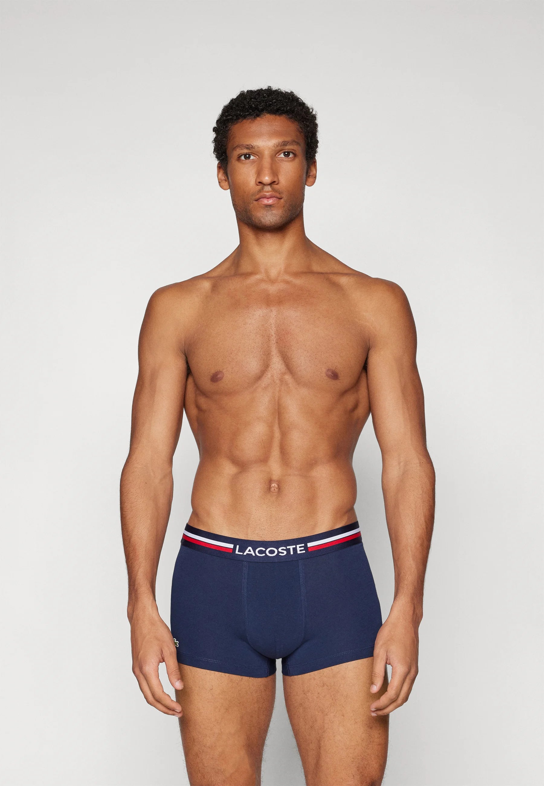 Lacoste Classic Stretch Trunks im 3er-Pack – Marine, Silberchine, Rot