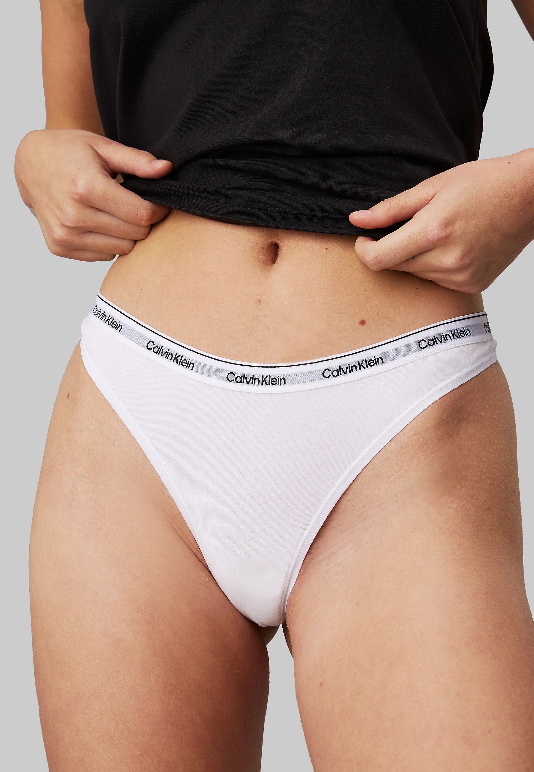Trójpak stringów Calvin Klein Logo Icon – Nightshade Lilac, Sugar White