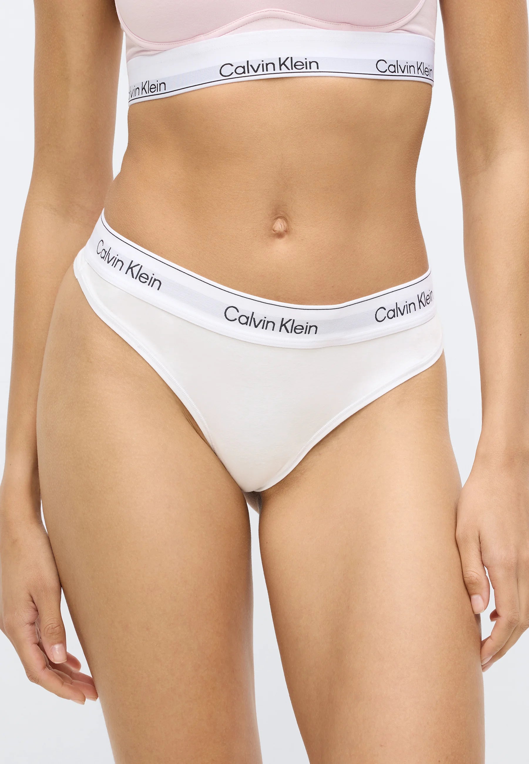 Dwupak stringów Calvin Klein – biały, kołysankowy róż
