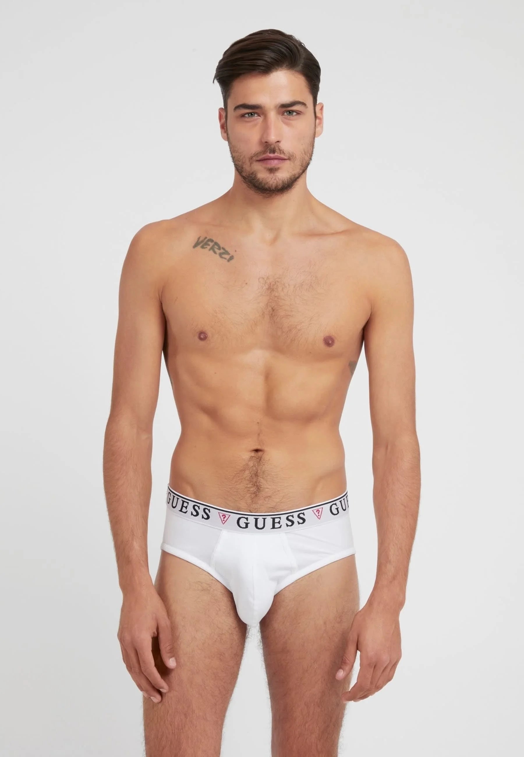Guess Brian Hero Lot de 3 slips – Base noire multicolore