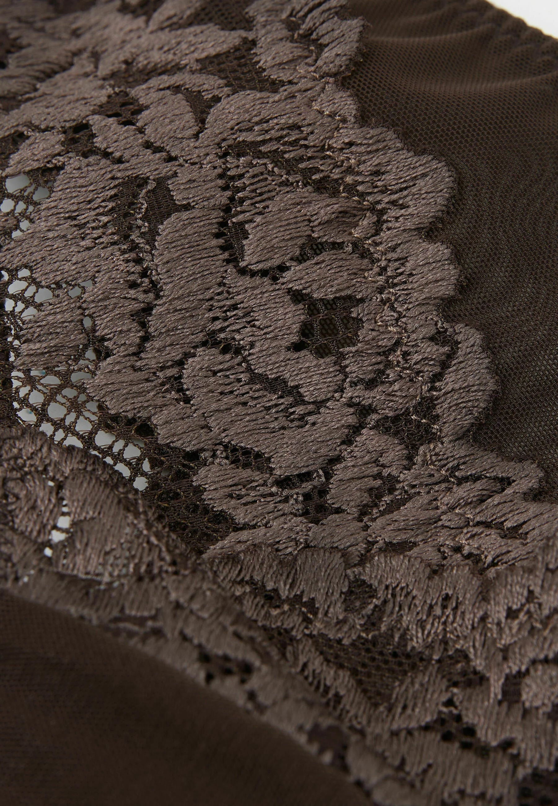 Intimissimi Pretty Flowers Brazilská tanga – hnědá