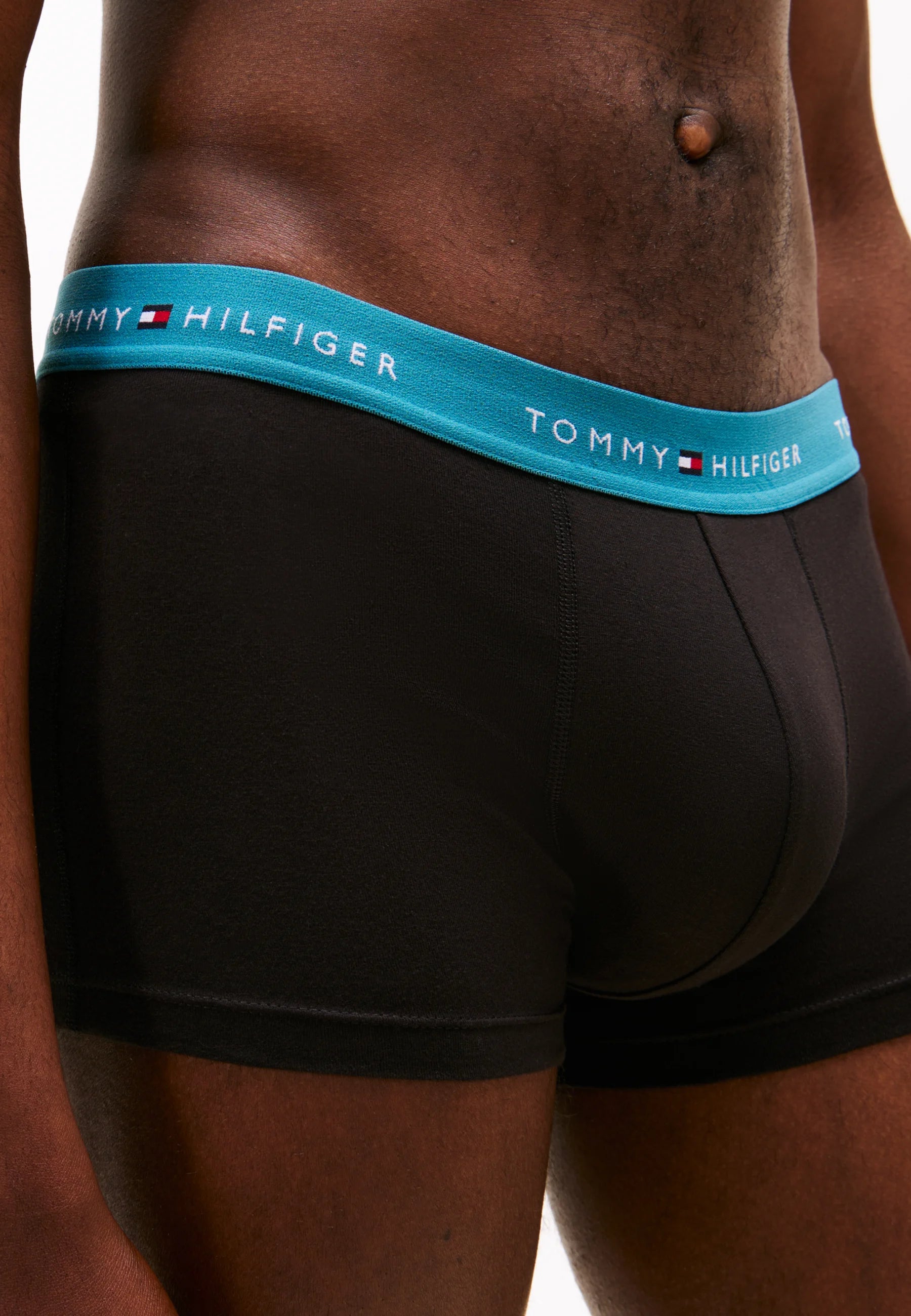 Tommy Hilfiger Signature Trunk 5 Pack – Foam Ocean, Dark Ash, Desert Sky, Black, White