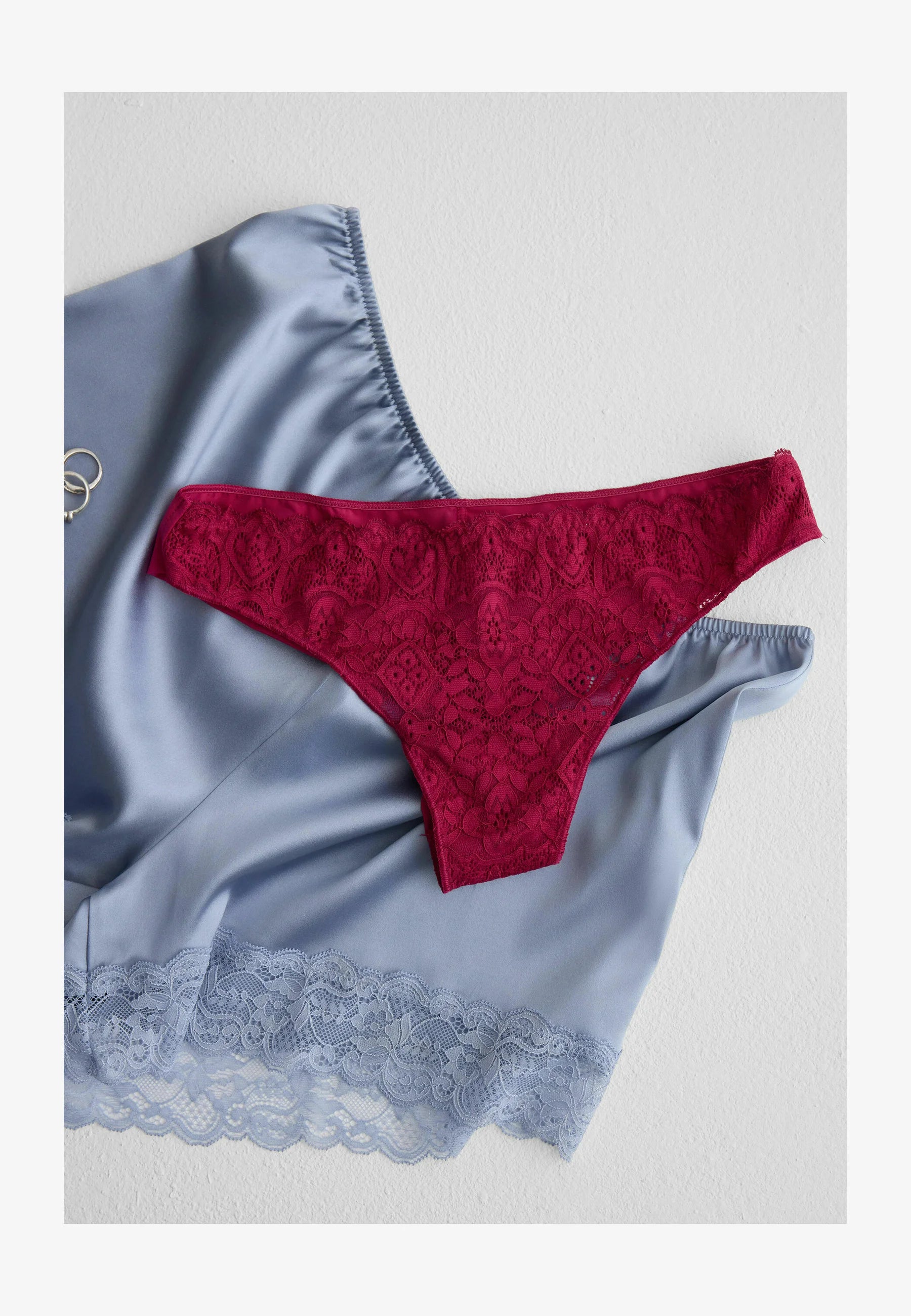 Intimissimi String Dentelle – Rose