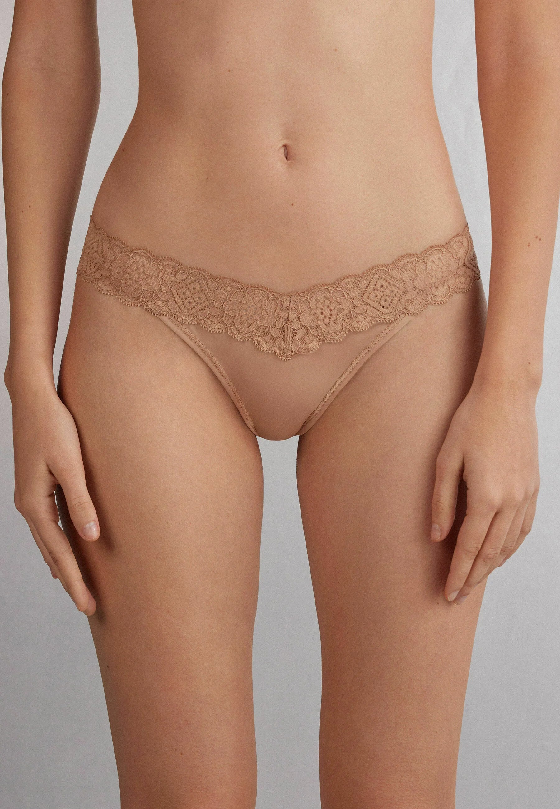 Intimissimi 80s-Style Brazilian Thong – Tan
