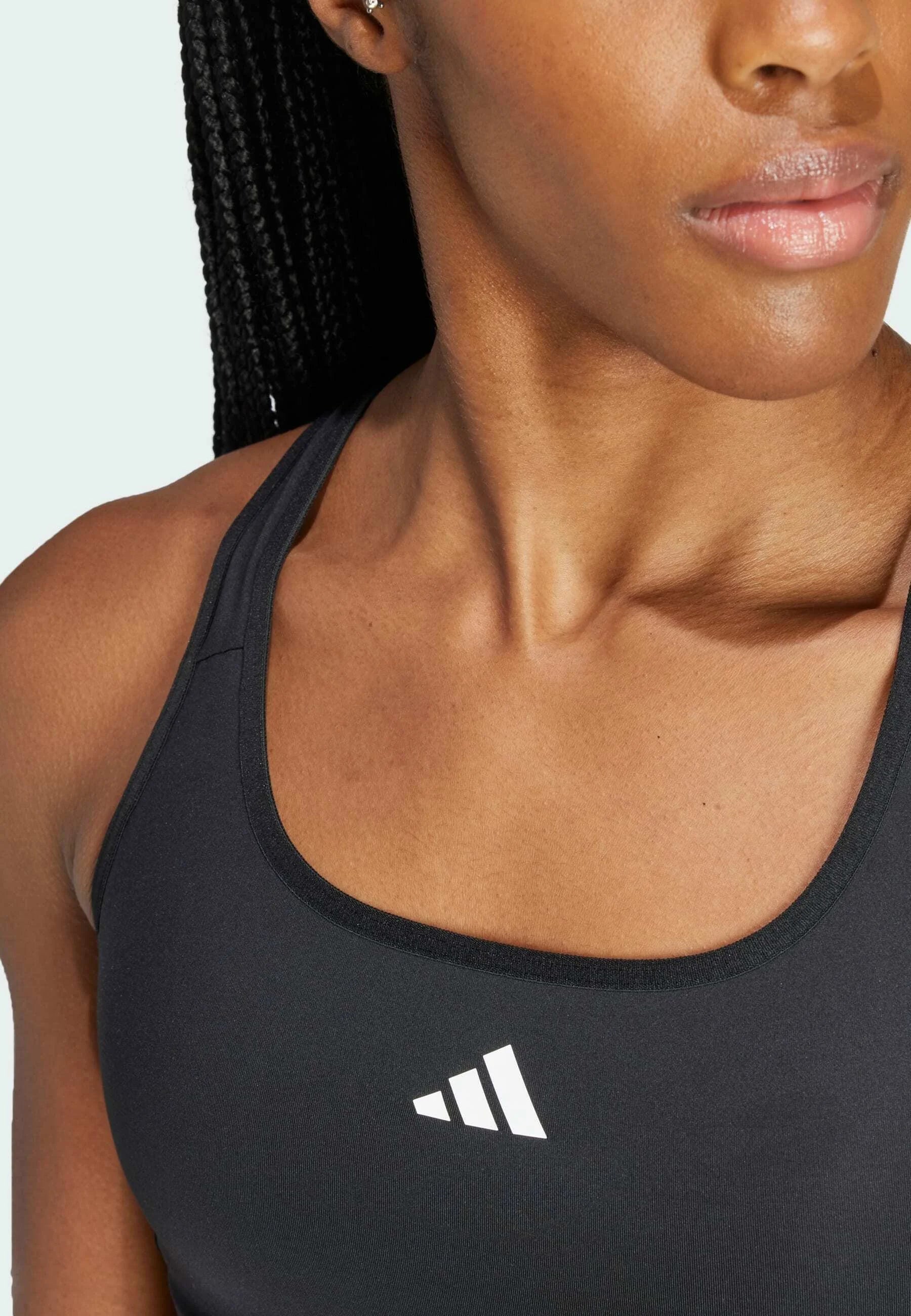 Podprsenka Adidas Performance Techfit Medium Support – černá