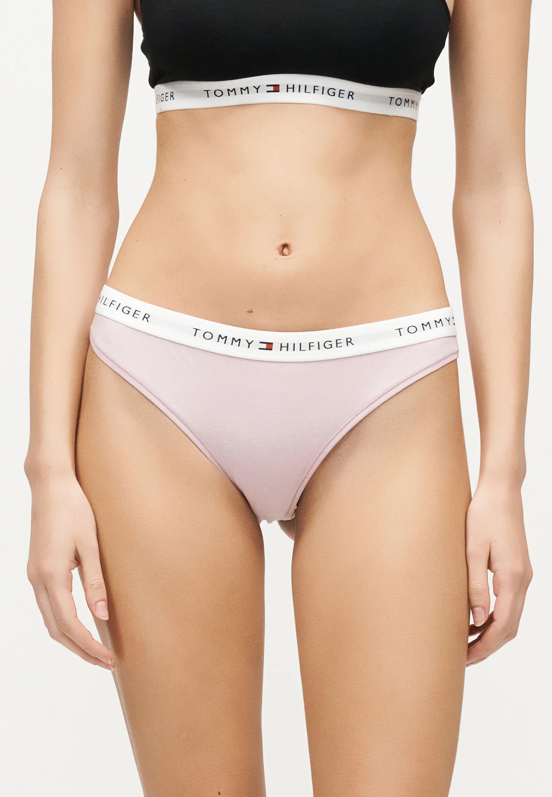 Zestaw 3 stringów Tommy Hilfiger – granatowy, przewiewna orchidea, słodki błękit