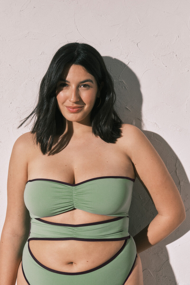 Women’secret x Maison Matcha Grüner Bandeau-Badeanzug mit Ausschnitt vorne – Grün