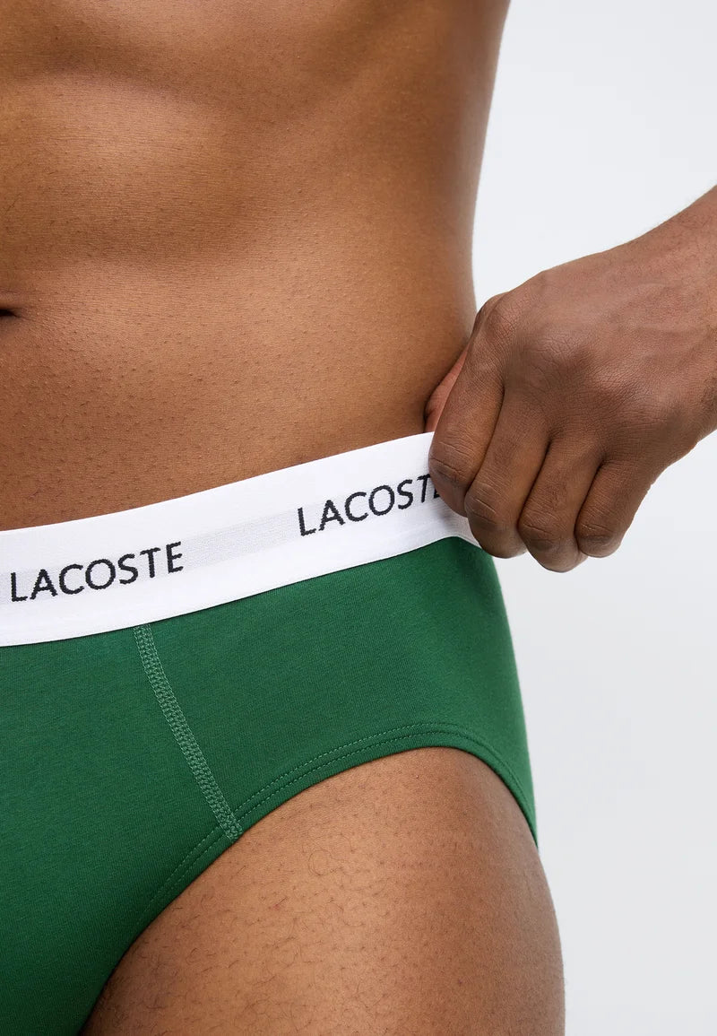 Lot de 3 slips Lacoste en coton stretch – noir, vert, bleu marine