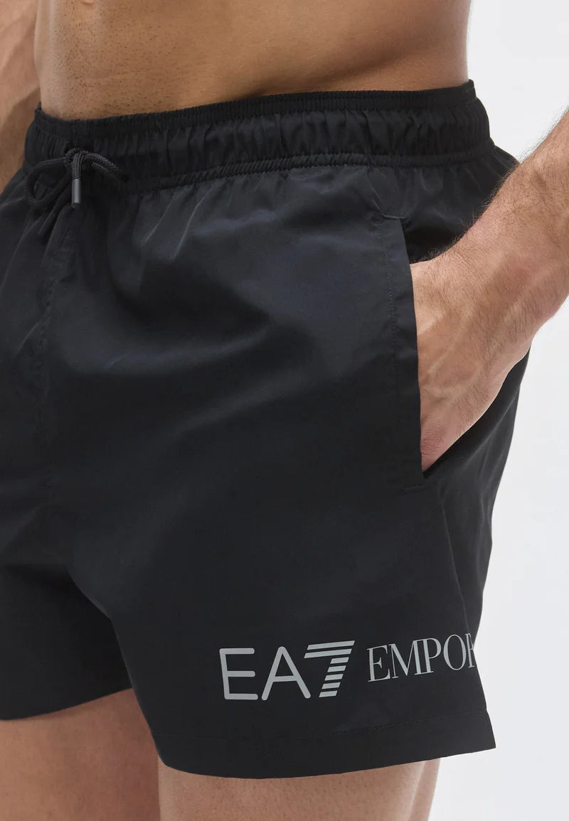 Emporio Armani EA7 Water Sport Extended Logo Boxer Short de Bain – Noir, Argenté
