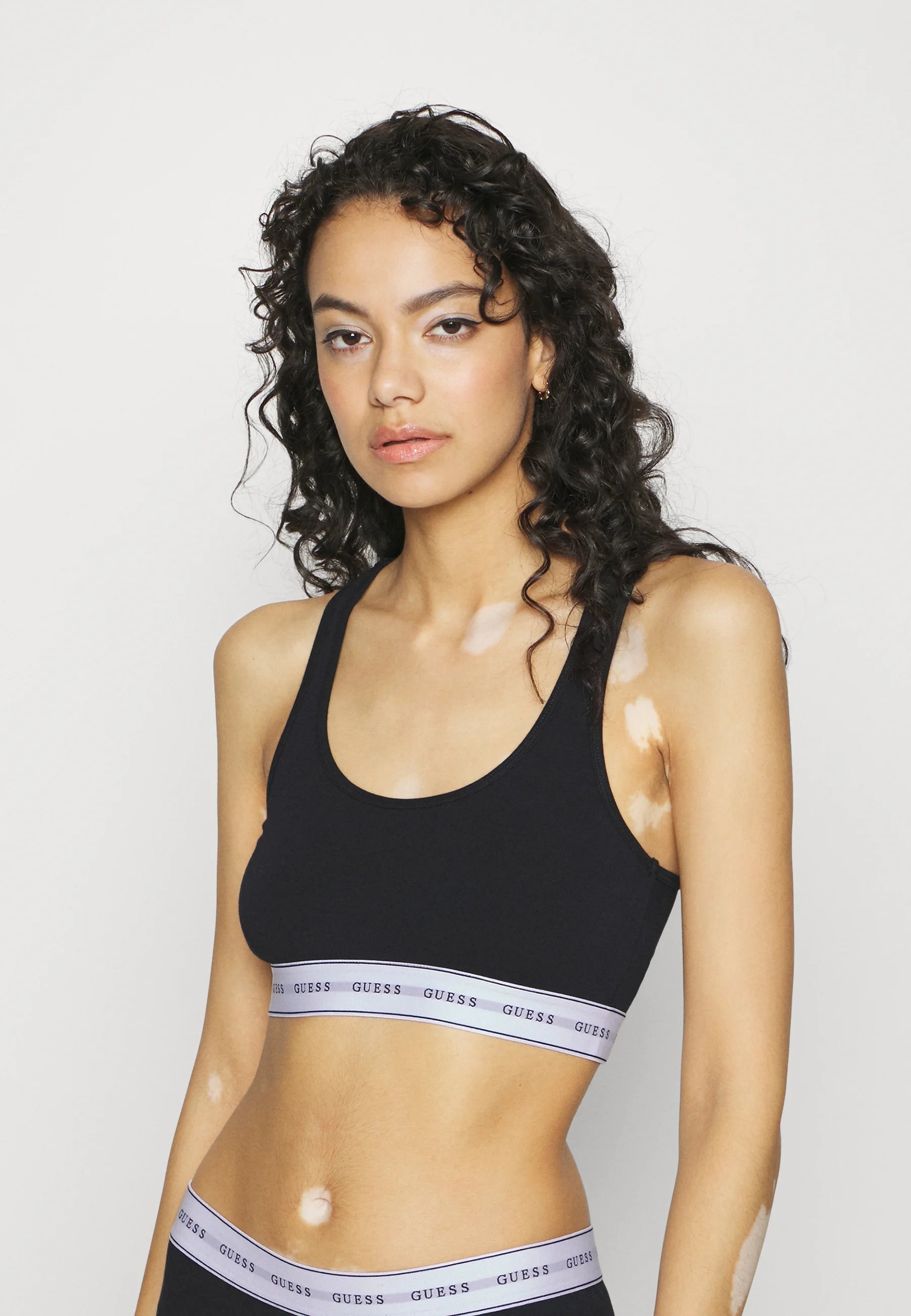 Soutien-gorge souple Guess Carrie Bralette - Noir de jais