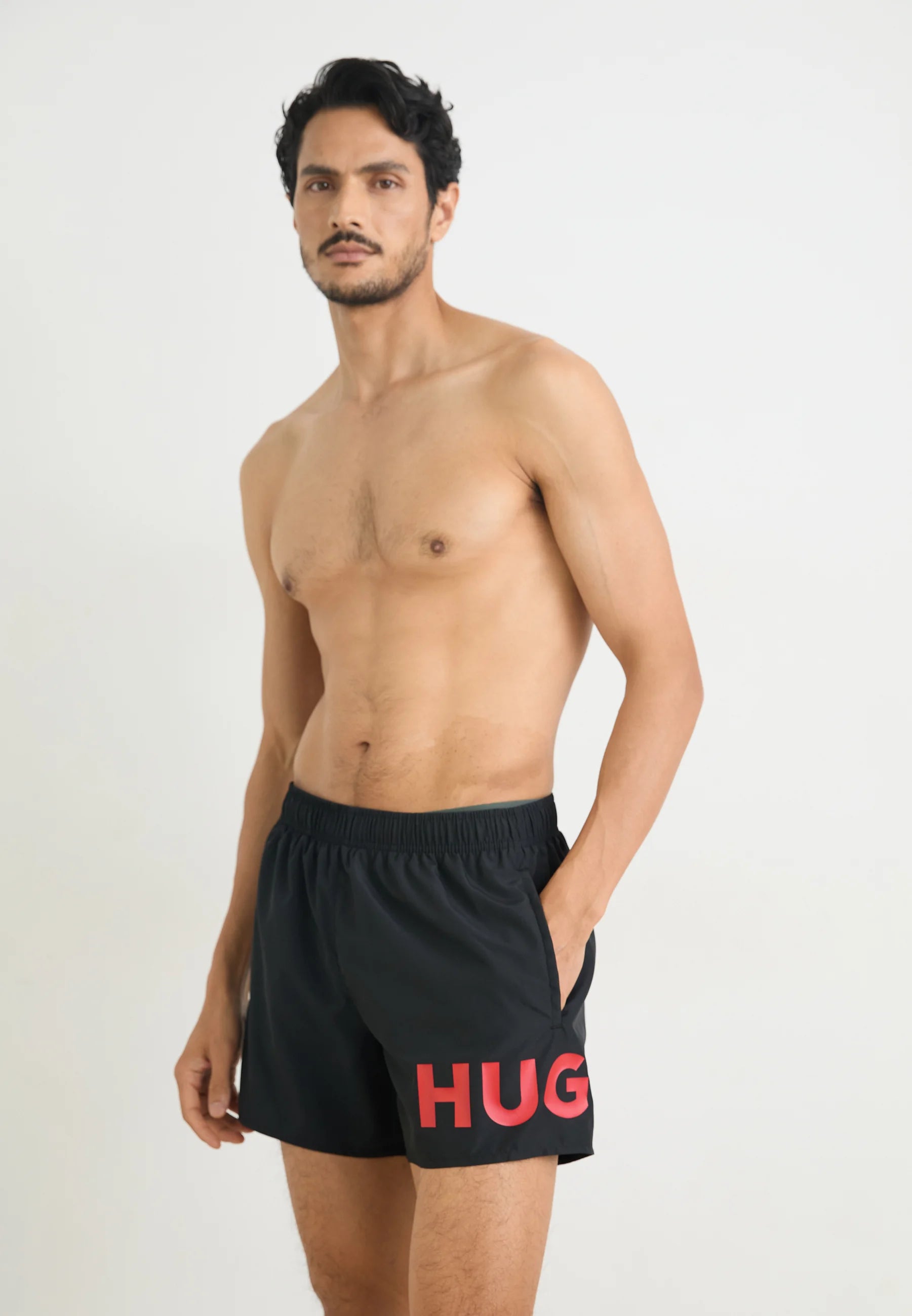 Plavecké šortky HUGO Makai – černé