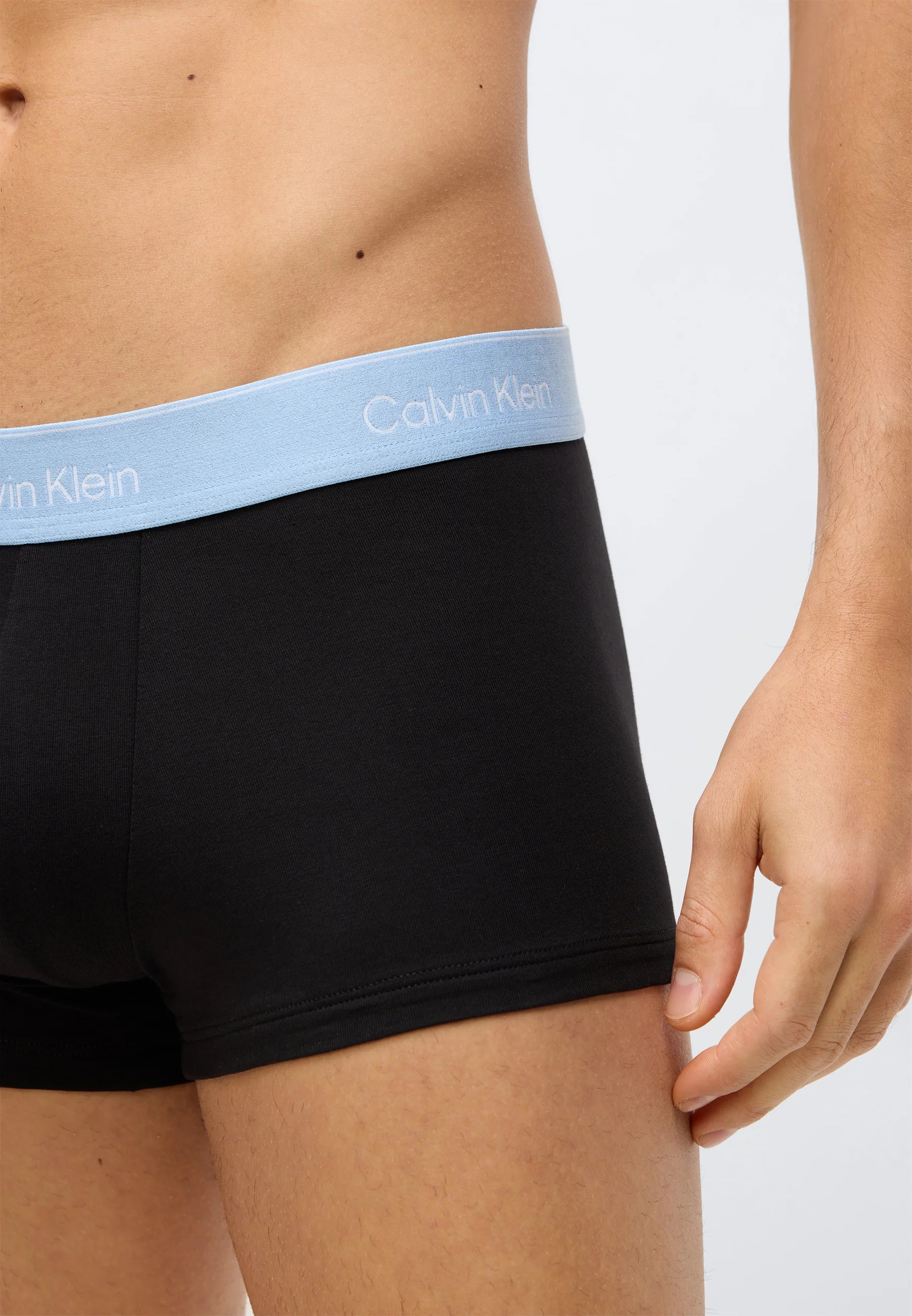 Calvin Klein Icon Cotton Stretch Low Rise Trunks – 5 Pack – Black Bodies, Fall Berry, Frozen