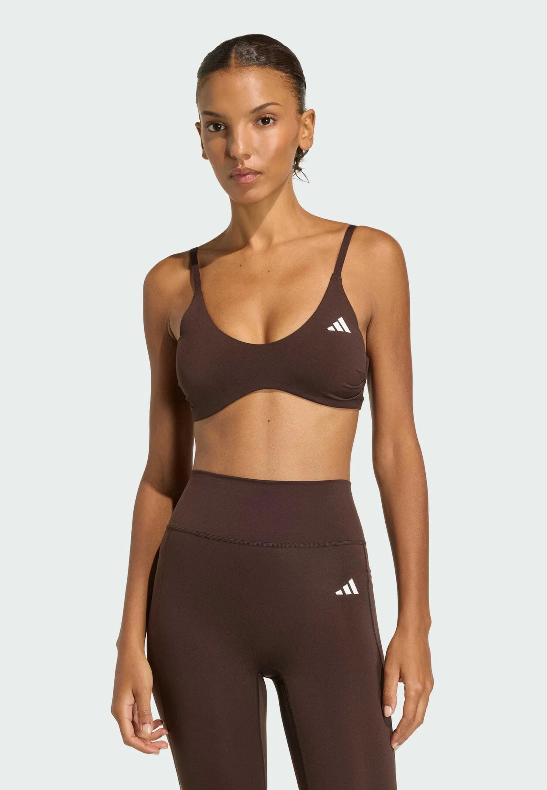 Sportovní podprsenka Adidas Performance Optime Essentials Workout Light Support – Aurora Coffee Met
