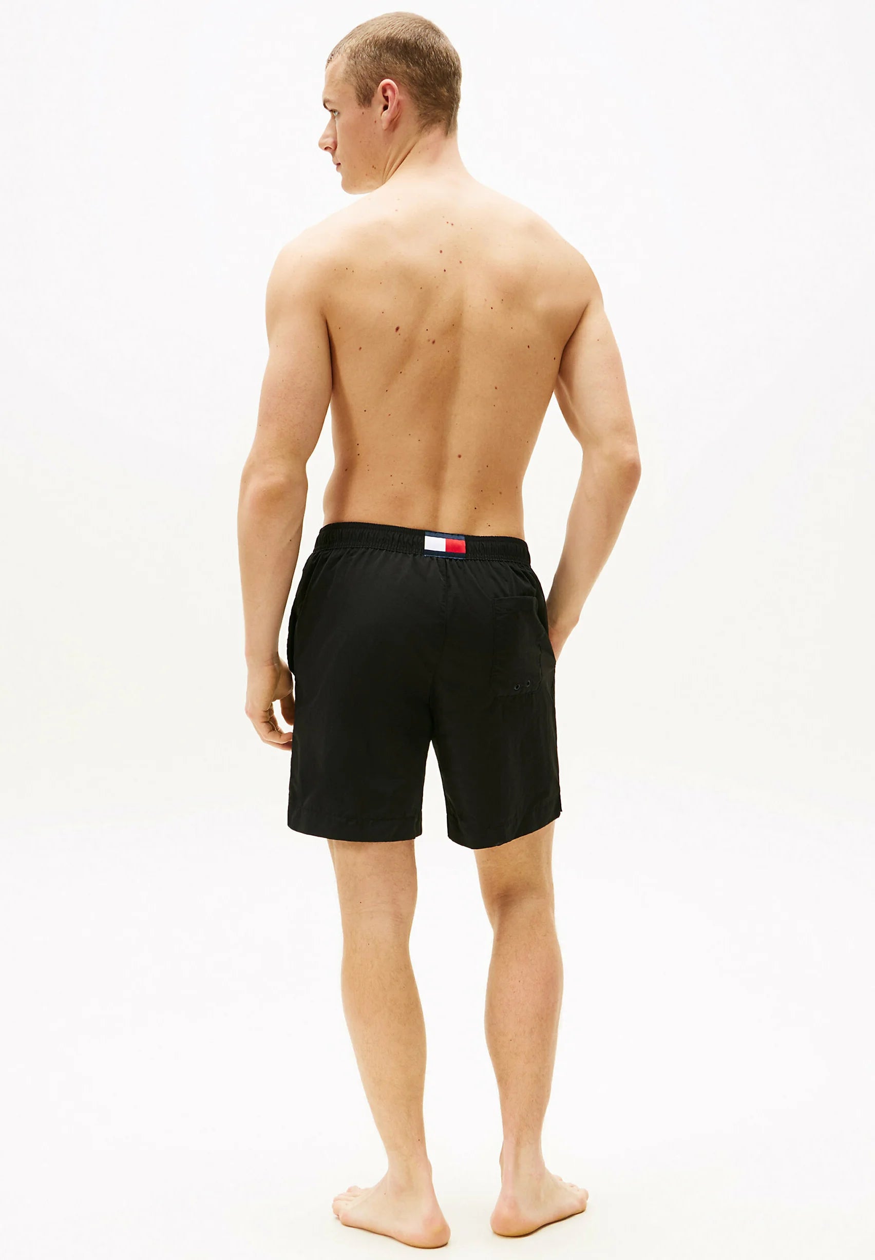 Badeshorts mit Tommy Hilfiger-Flagge – Schwarz
