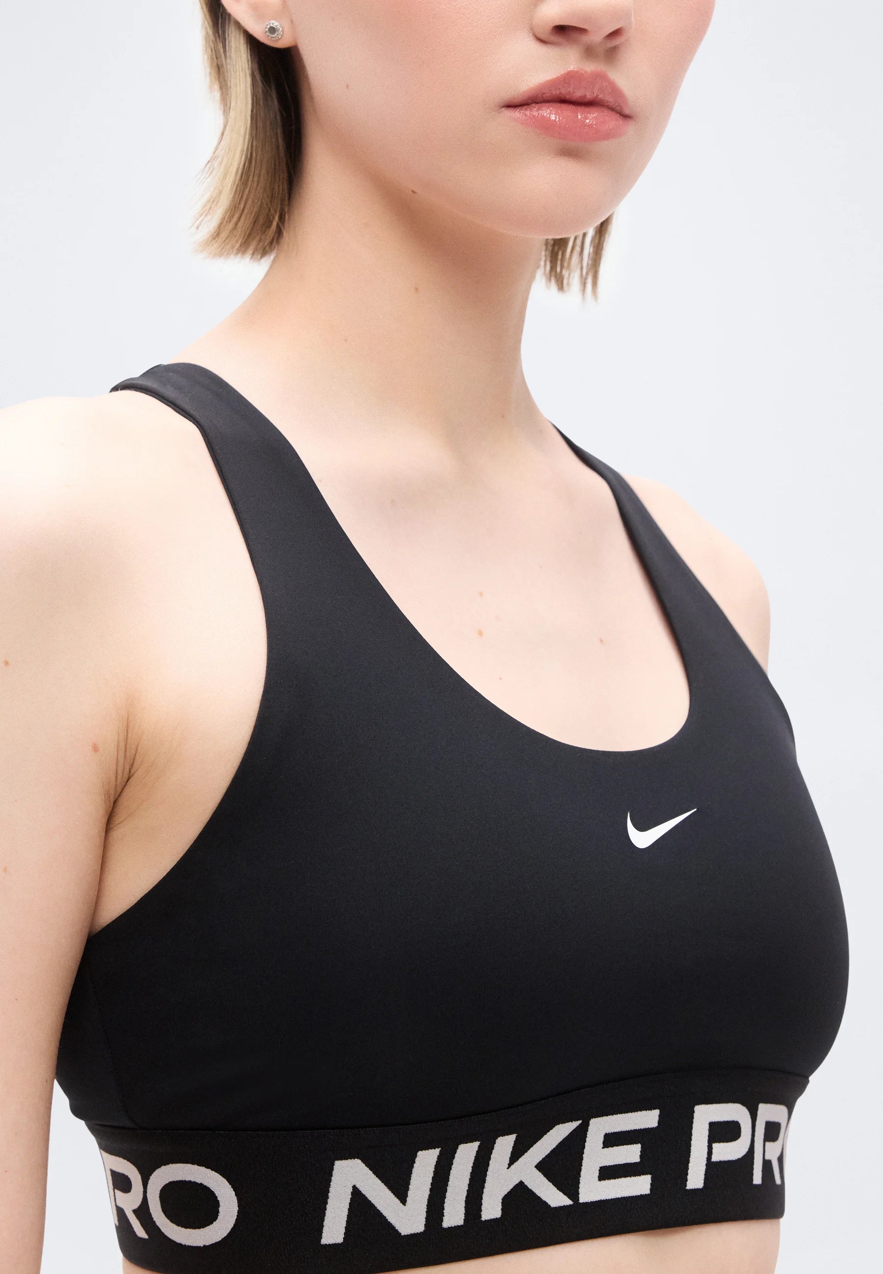 Nike 365 Sport-BH mit mittlerem Halt – Schwarz, Weiß