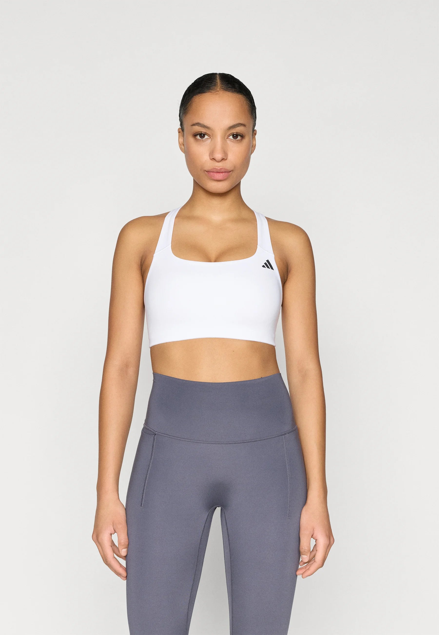 Biustonosz Adidas Performance Optime Workout ze średnim wsparciem – biały