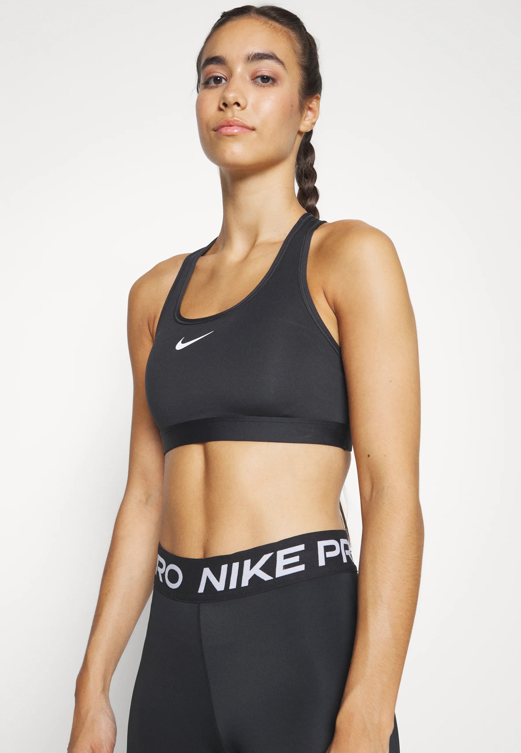 Sportovní podprsenka Nike Medium Support – černá, bílá