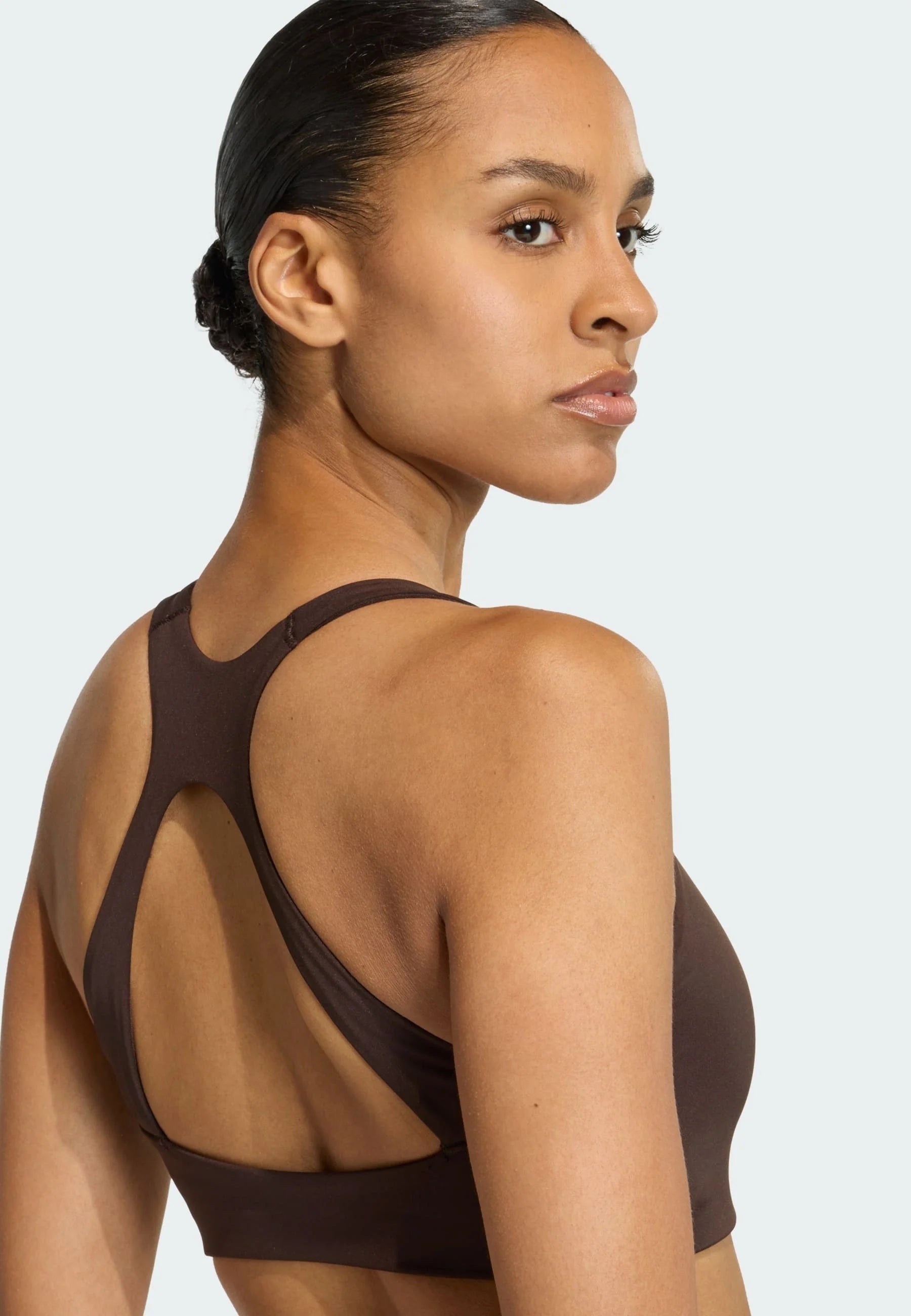 Podprsenka Adidas Performance Optime Workout Medium Support – Aurora Coffee