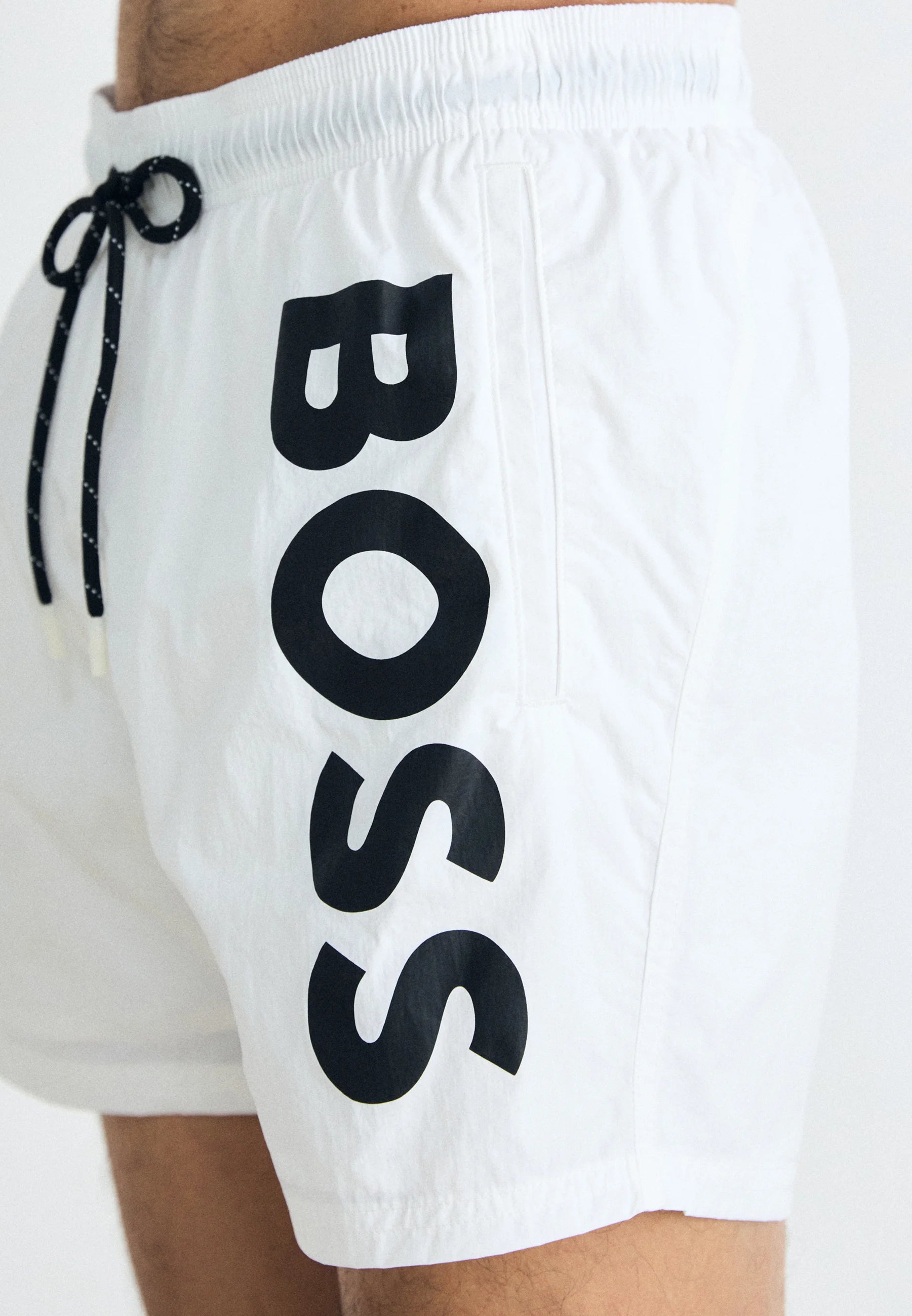 Plavecké šortky BOSS Octopus – bílé