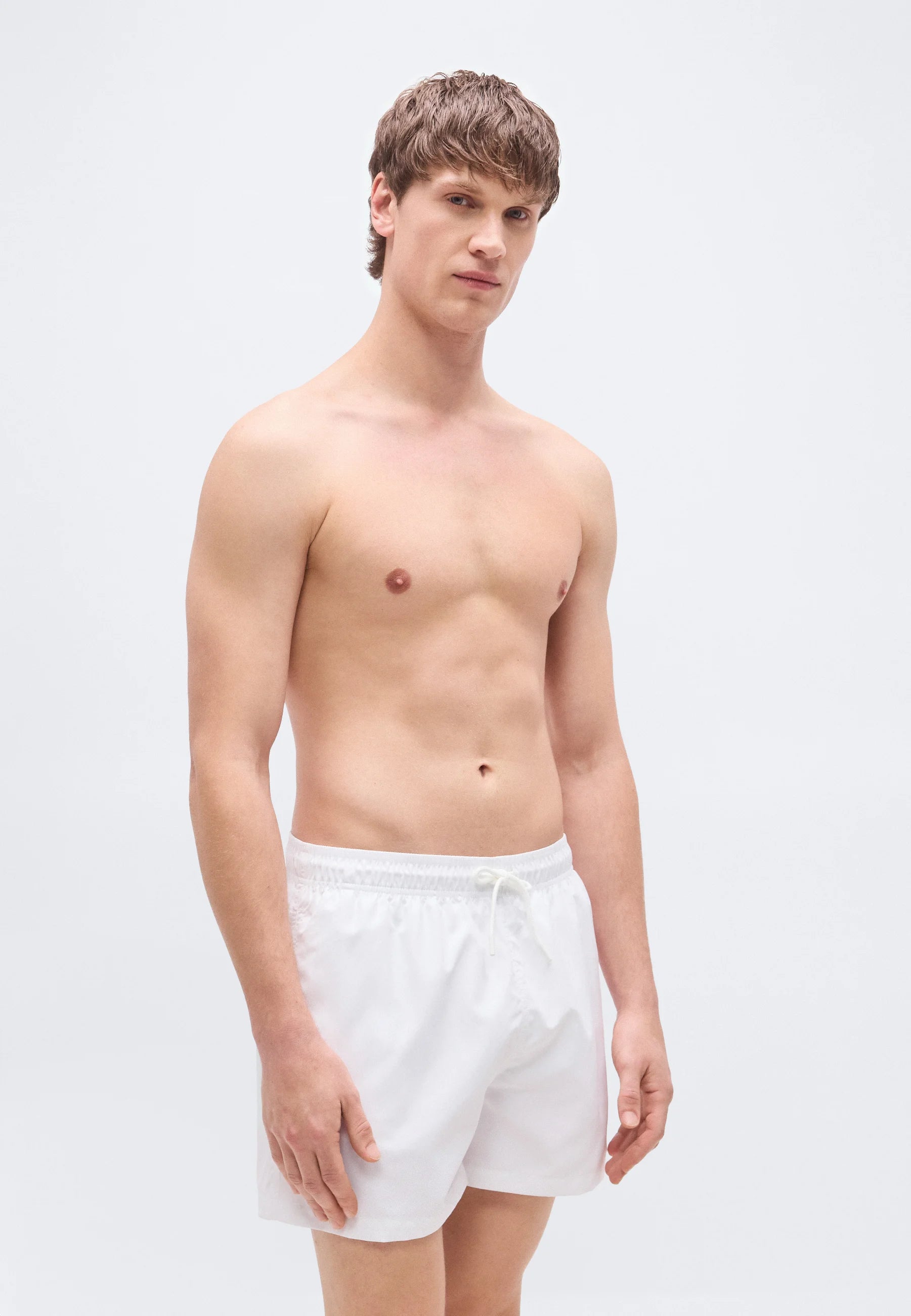 Emporio Armani EA7 Water Sports Graphic Vertical Monogram Short de bain – Blanc, Argenté