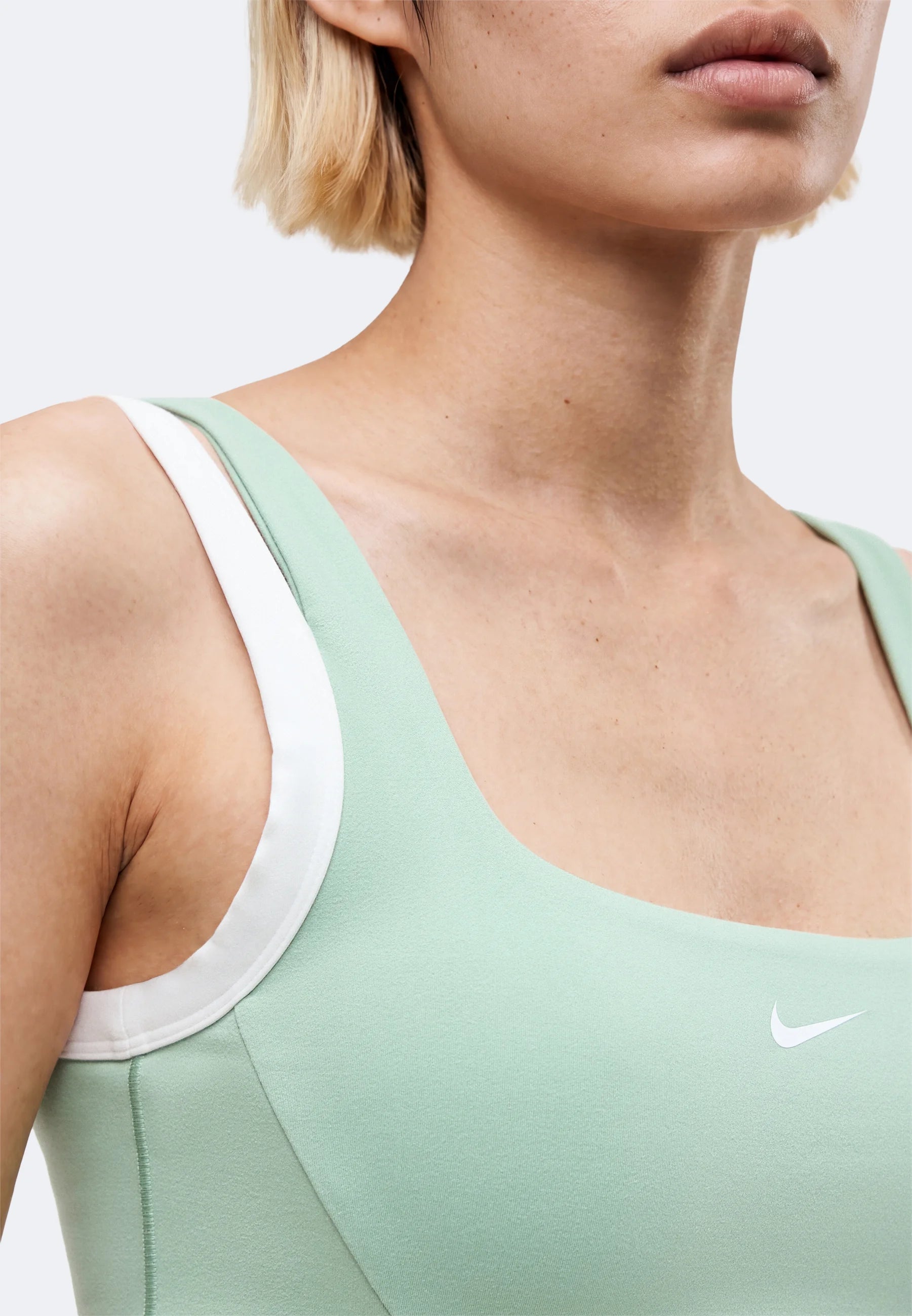 Nike Performance Light Support Bra – Steam, White
