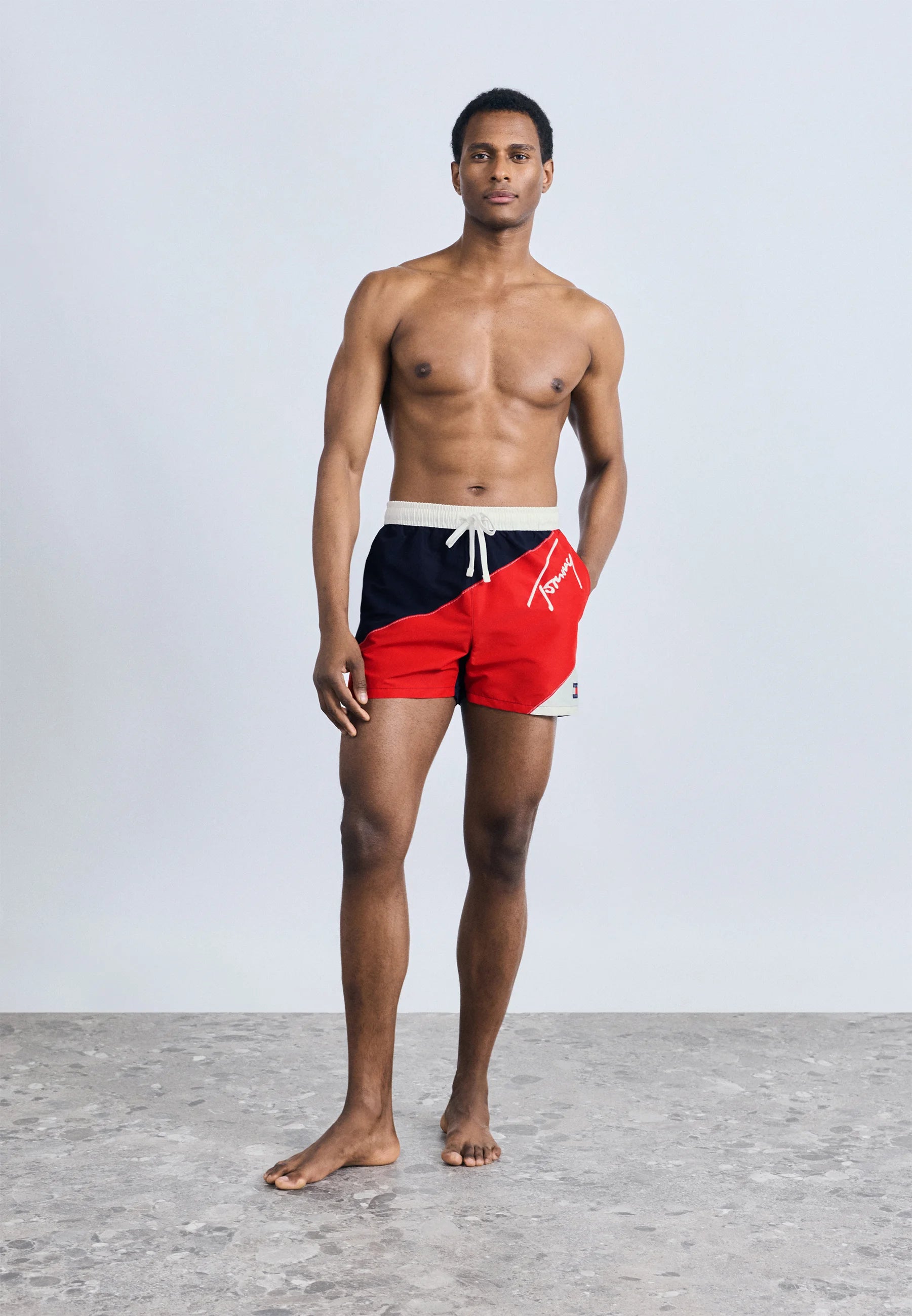 Plavecké šortky Tommy Hilfiger Color Block – Deep Crimson