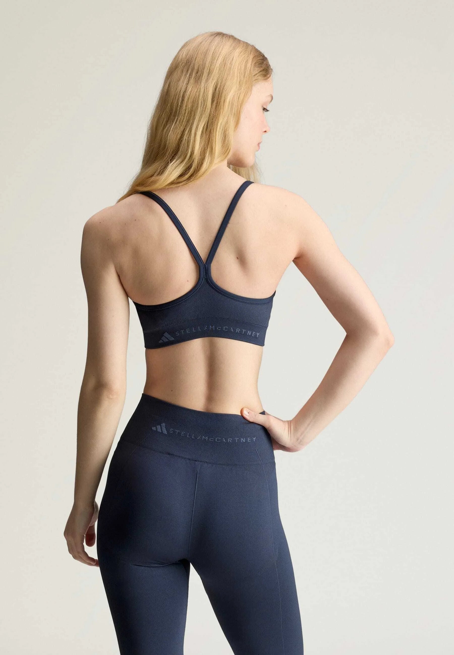 Adidas by Stella McCartney Seamless Yoga Light Support Sports Bra – Legend Ink