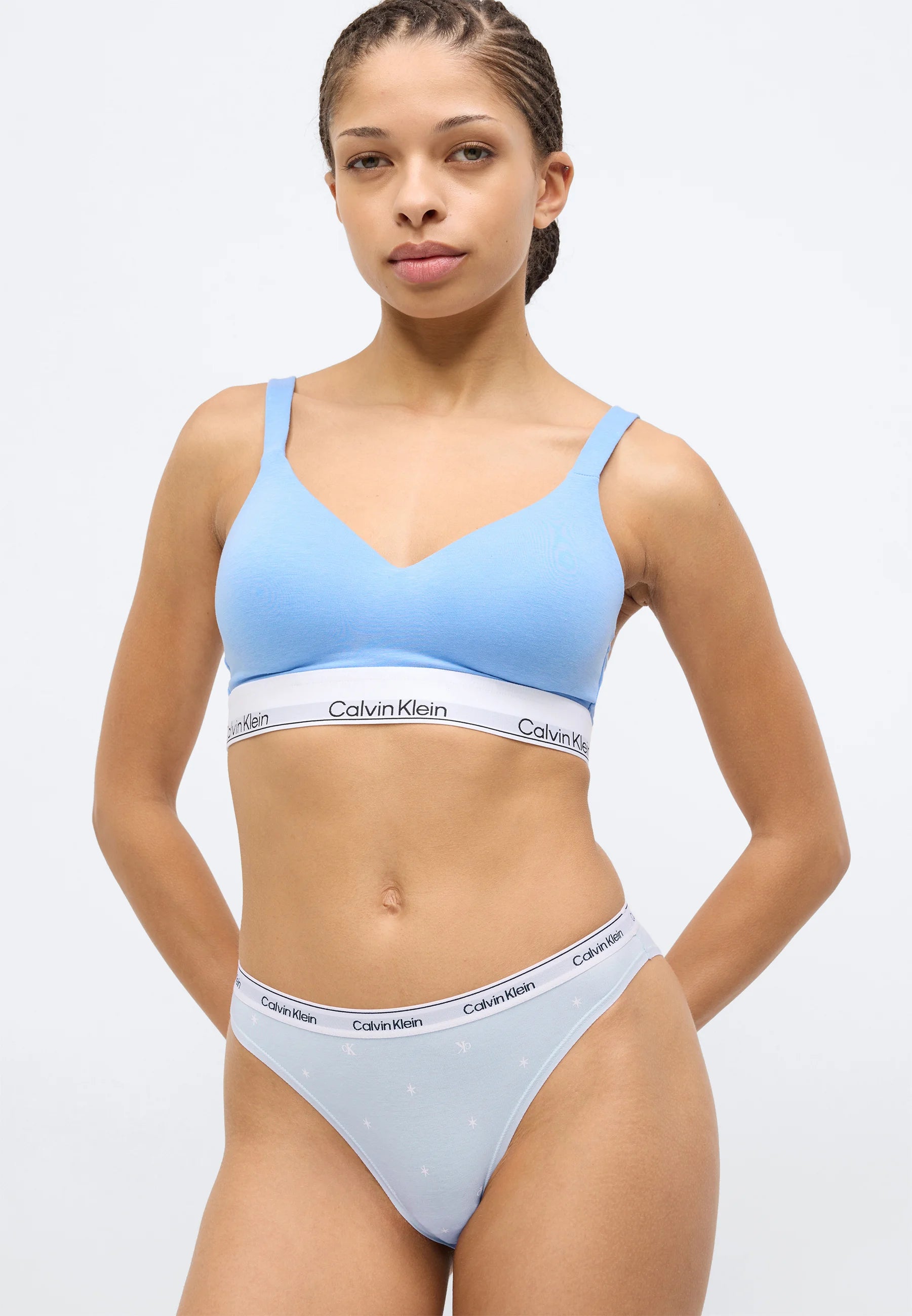 Calvin Klein Icon Logo Briefs – 5 Pack, Shoreline, Blue Descent, White, Grey