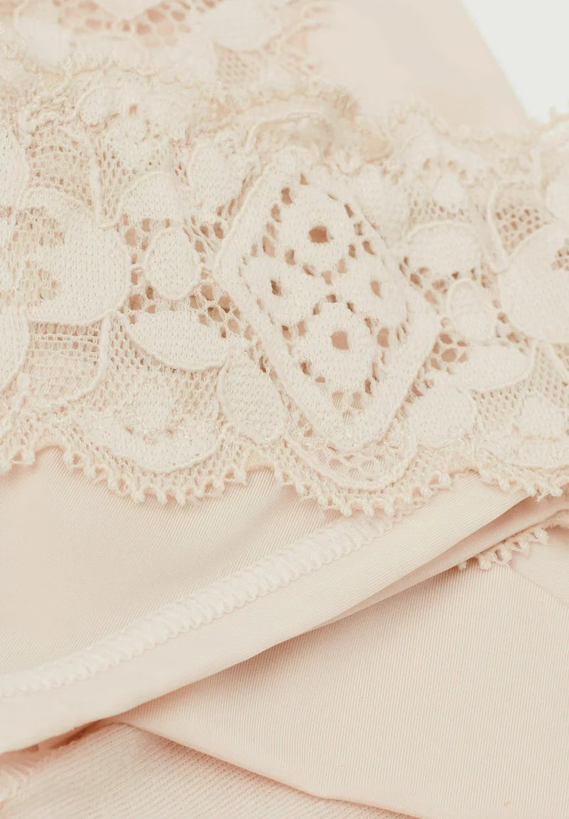 Intimissimi 80s-Style Brazilian Thong – Beige