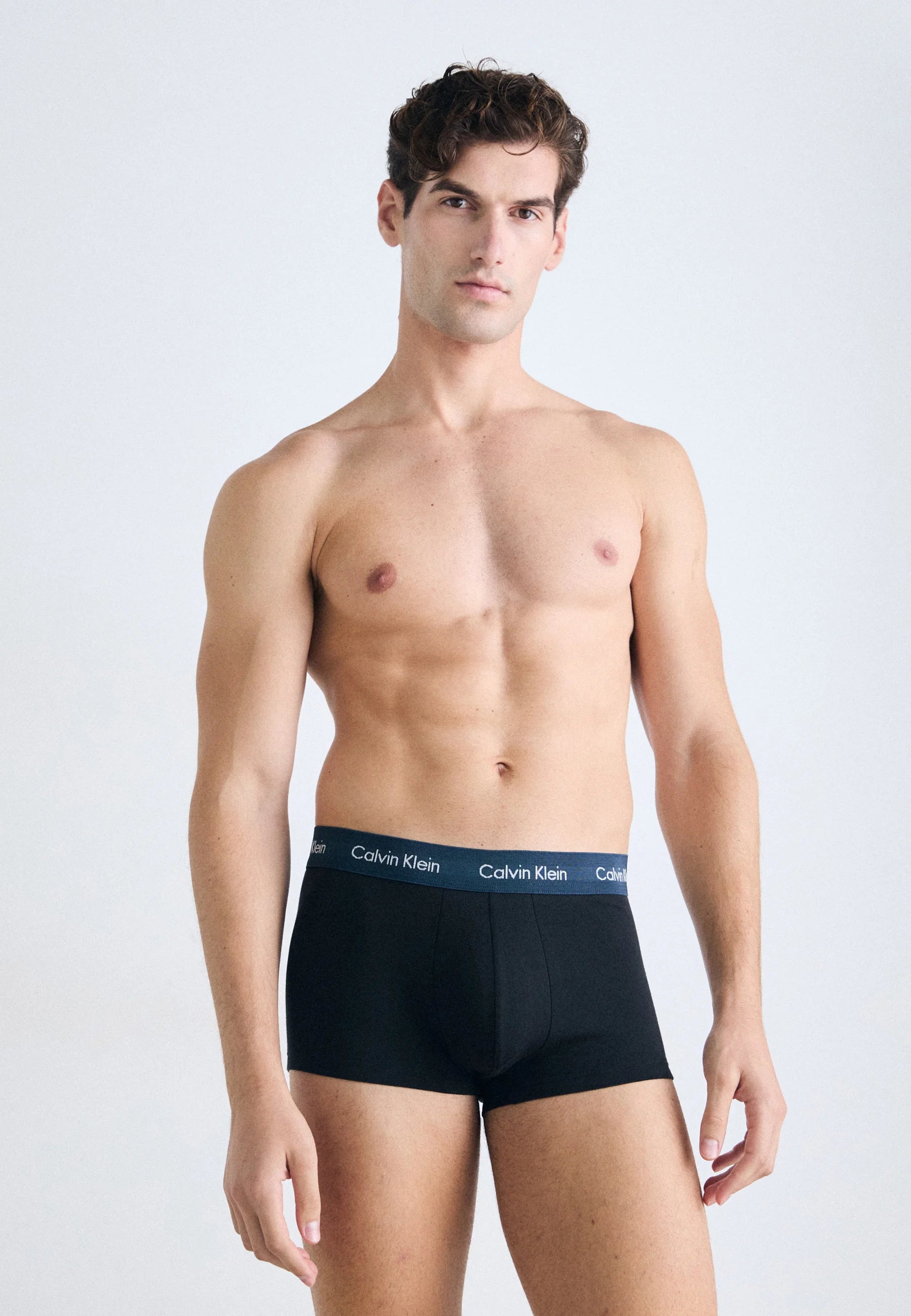 Bavlněné Stretch Trunks Calvin Klein – 3 balení – černé s bílým, růžovým a tmavě modrým pasem