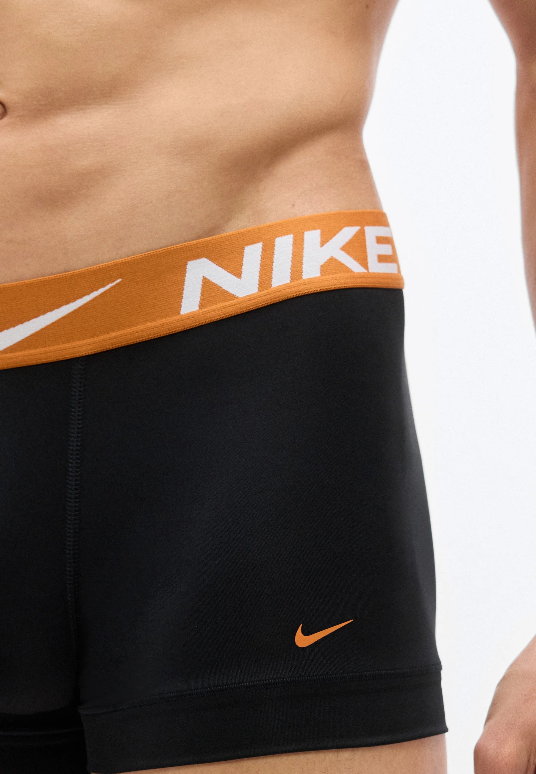 Confezione da 3 bauli intimi Nike: nero, blu brillante, peonia, monarca