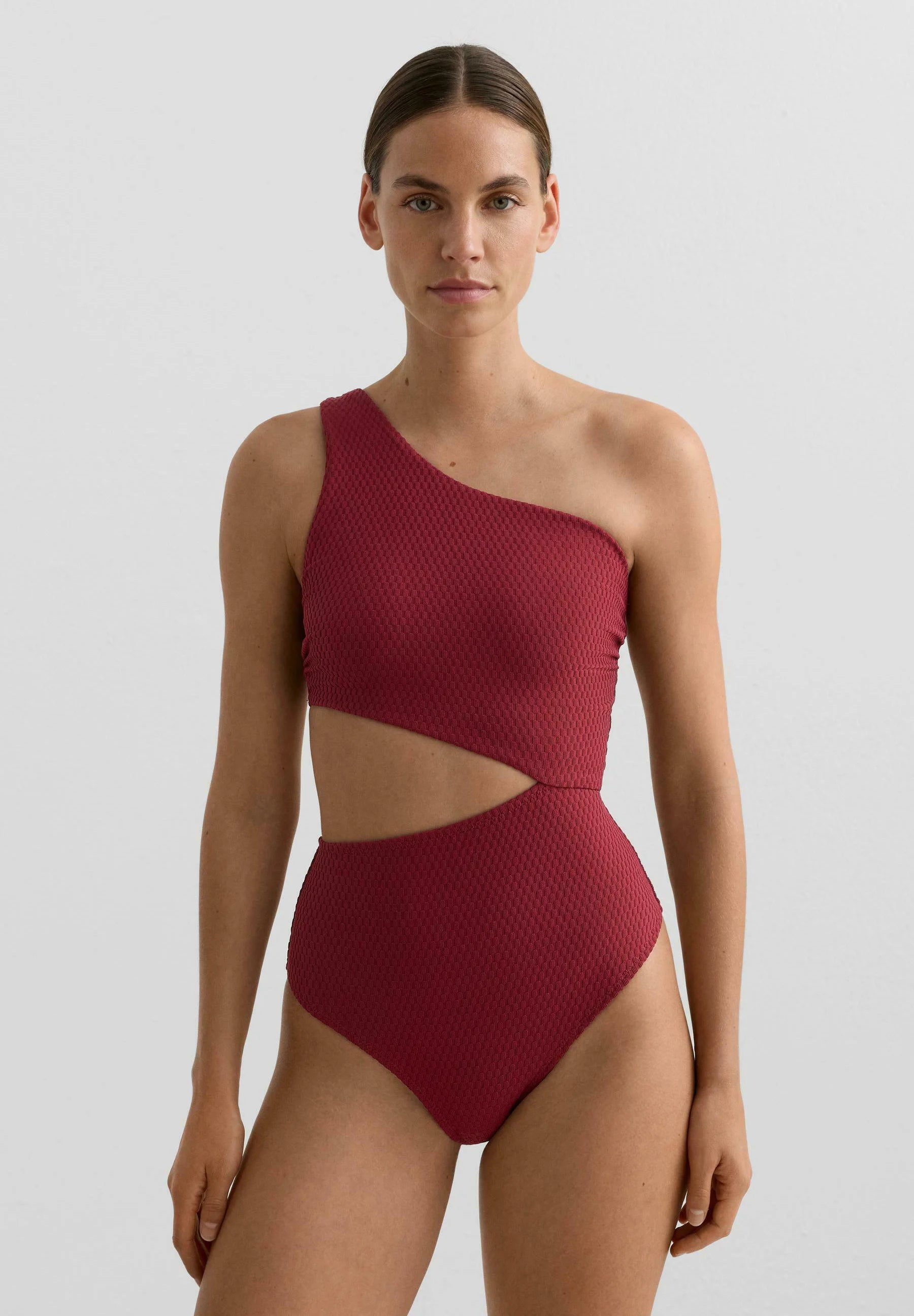 OYSHO Mini Check Jacquard Asymmetrischer Trikini-Badeanzug – Dunkelrot