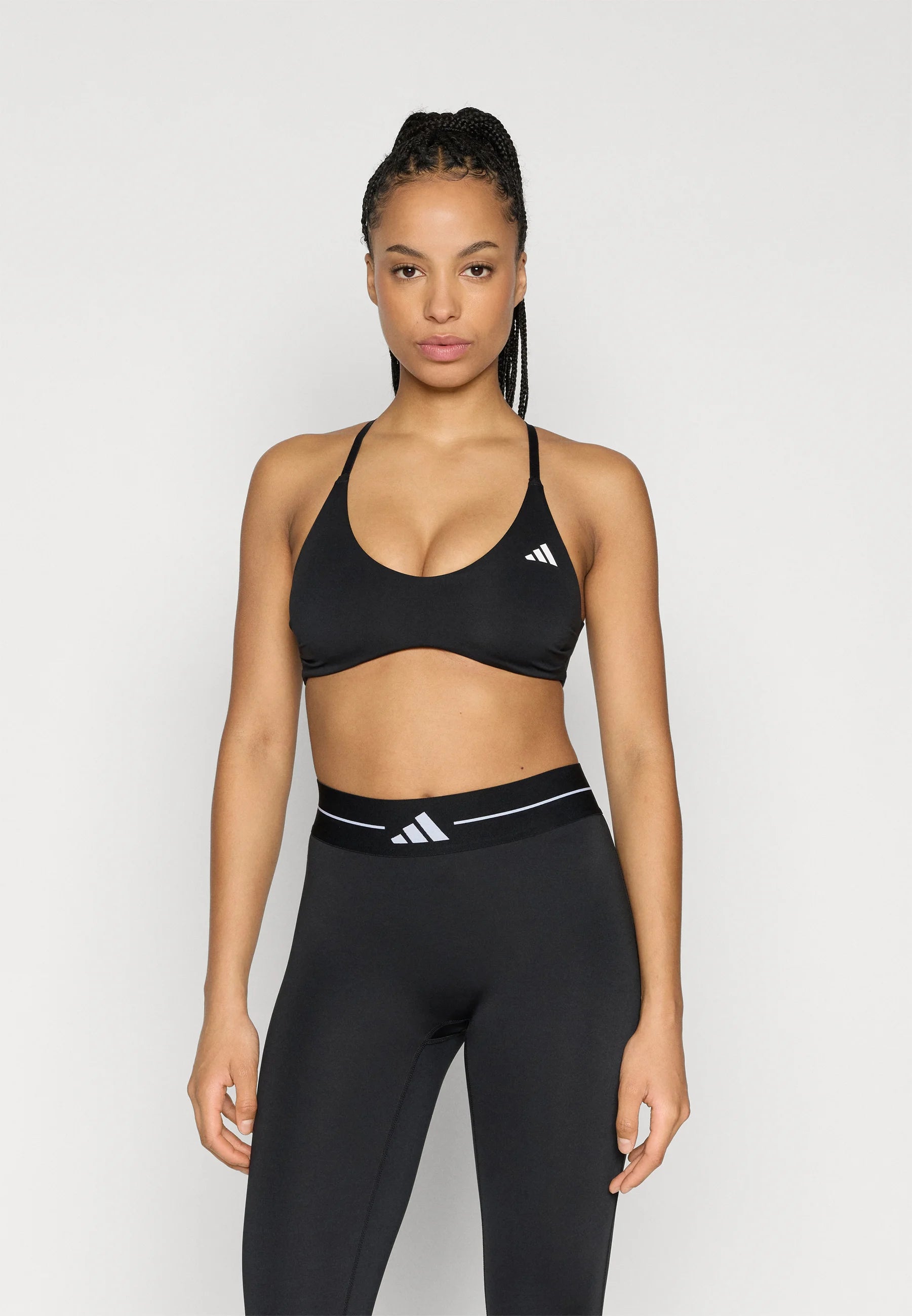 Podprsenka Adidas Performance Optime Essentials Workout Light Support – černá