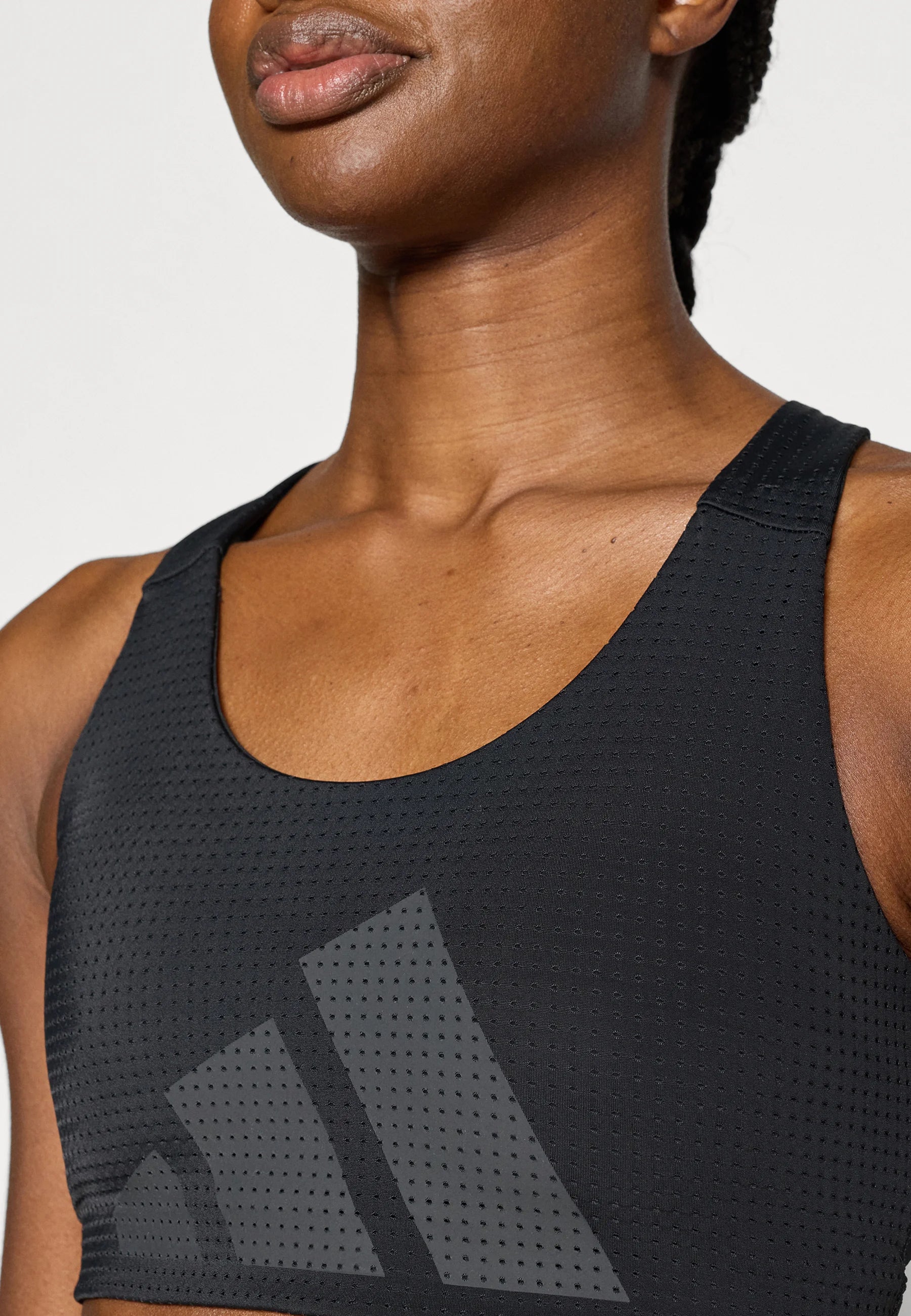 Podprsenka Adidas Performance PowerImpact HIIT Medium Support – černá