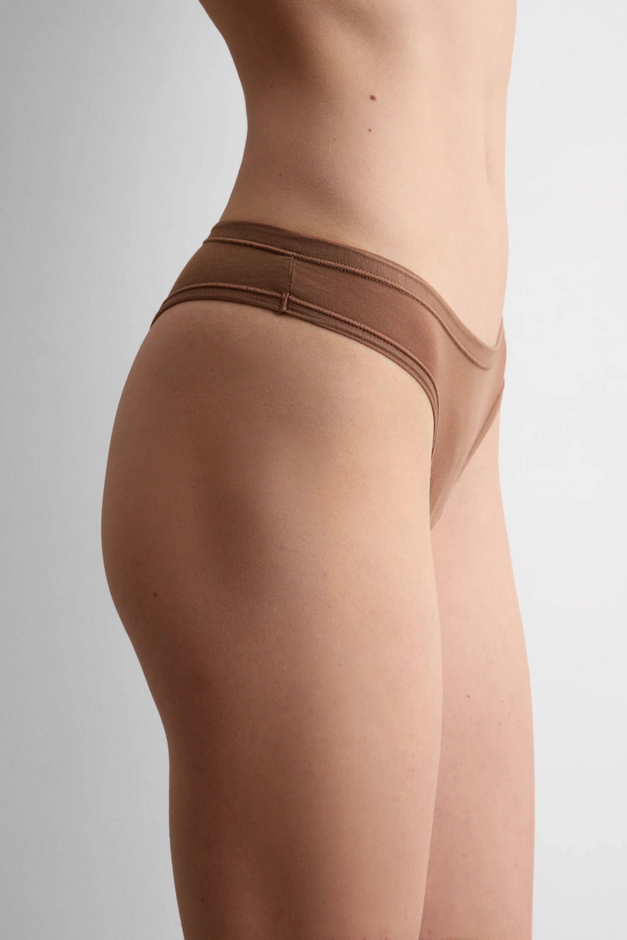 String Ultraléger Intimissimi Brasil – Beige Foncé