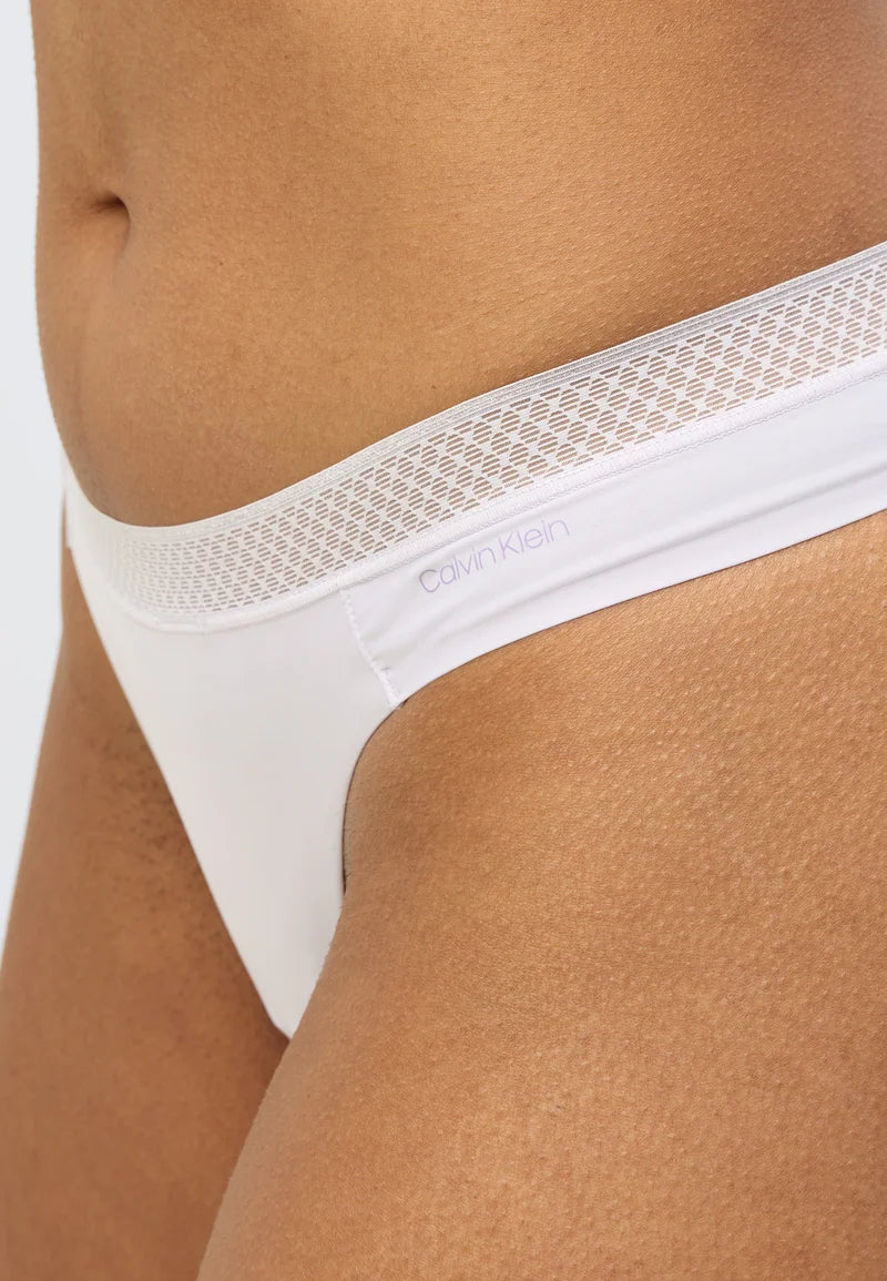 Calvin Klein Seductive Comfort Thong – Frosty Lilac