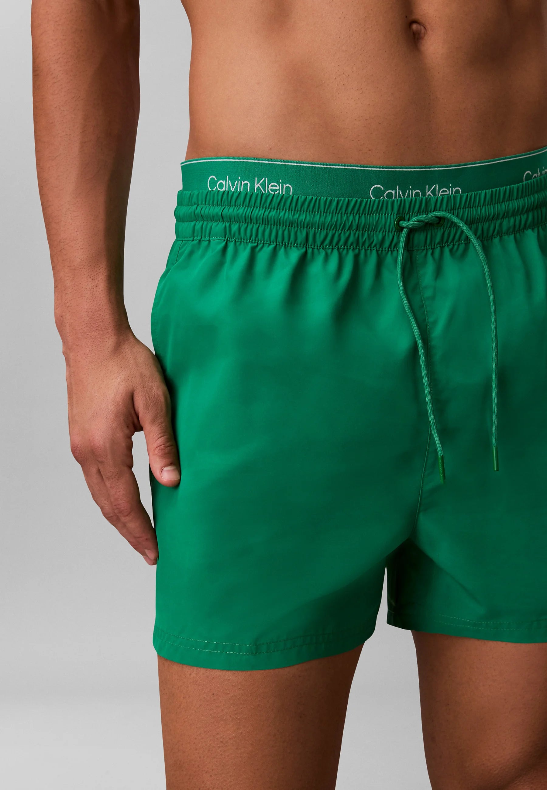 Calvin Klein Badeshorts – Mardi Gras Green