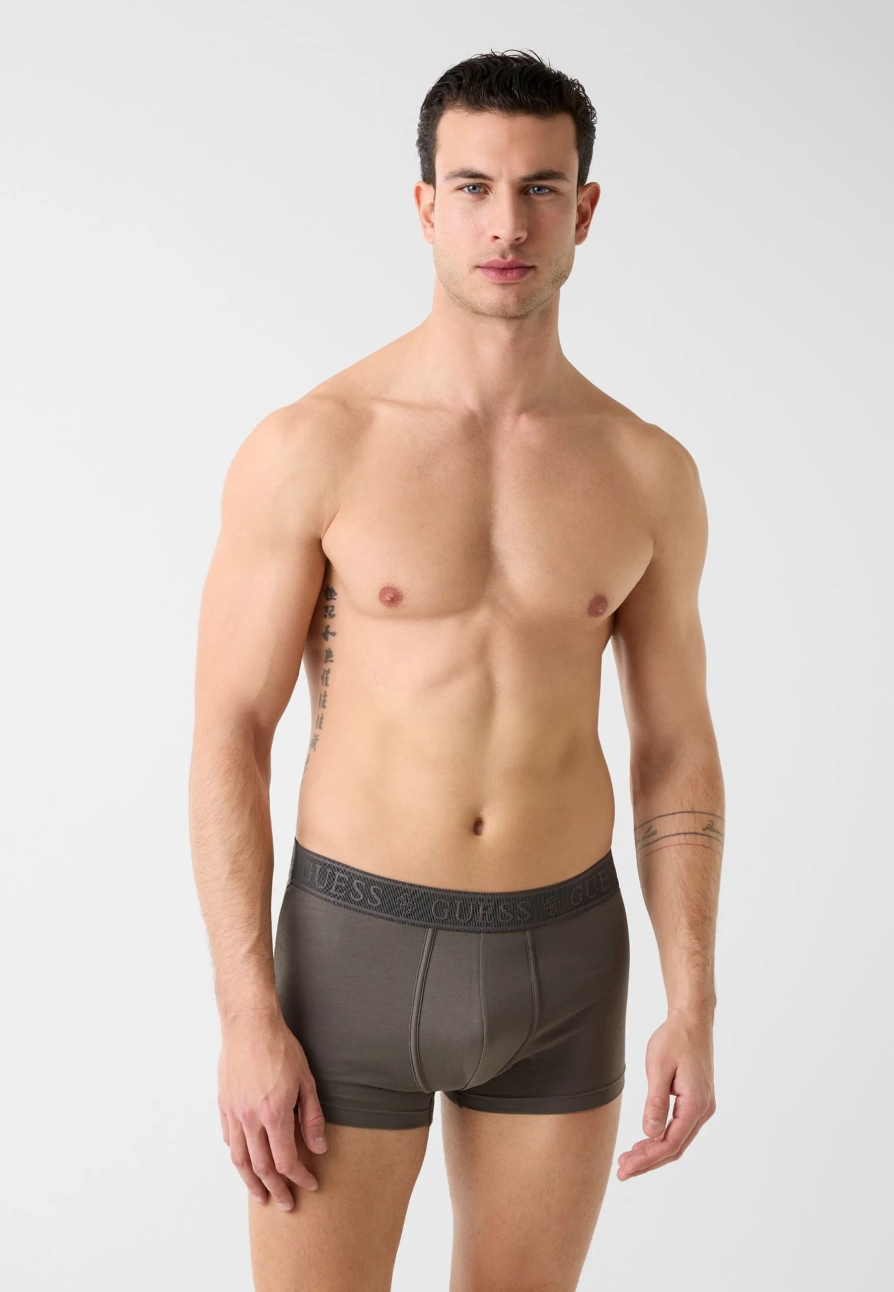 Guess 3er-Pack Unterhosen – mehrfarbige grüne Basis