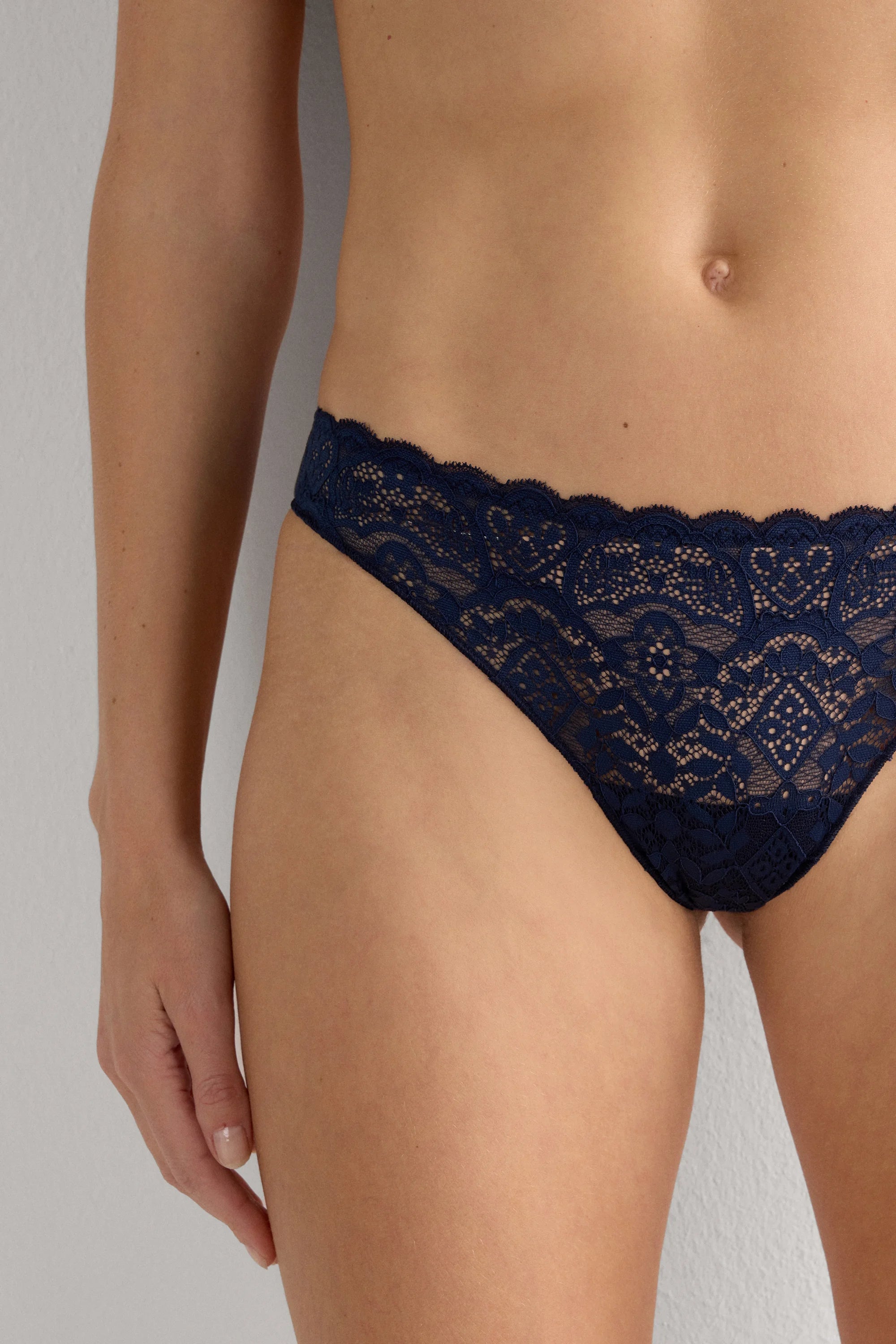 Intimissimi String Dentelle – Bleu