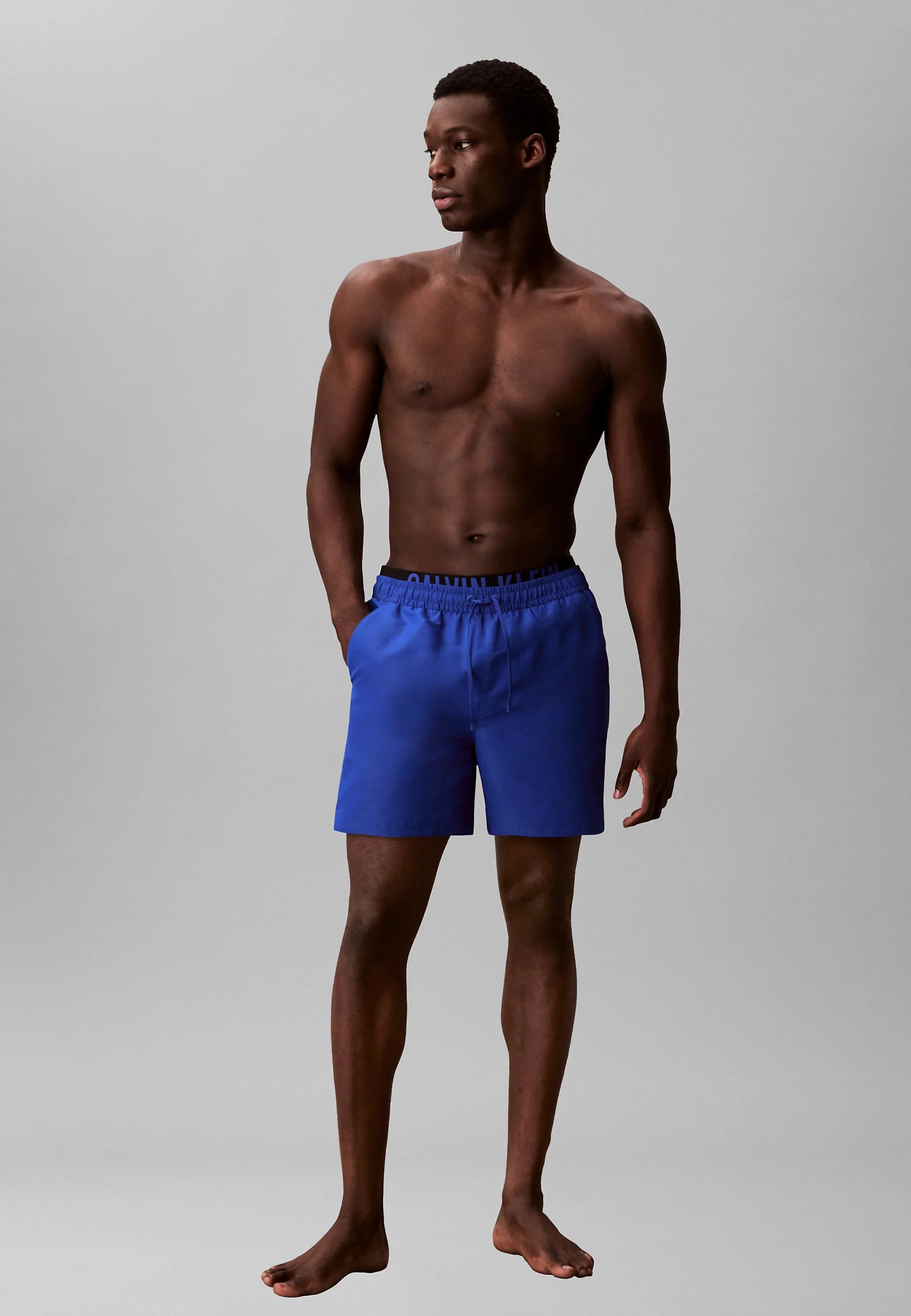 Spodenki kąpielowe Calvin Klein Swimwear Boxer Intense Power – royalty