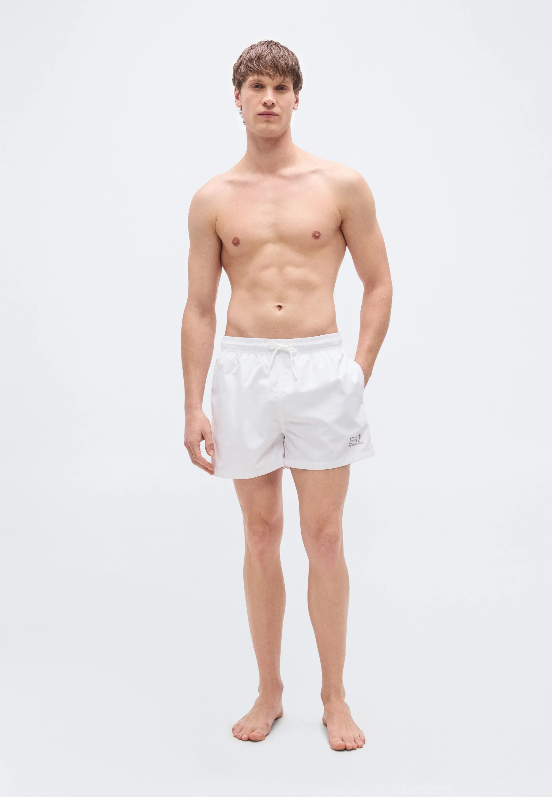 Emporio Armani EA7 Water Sports Graphic Vertical Monogram Short de bain – Blanc, Argenté