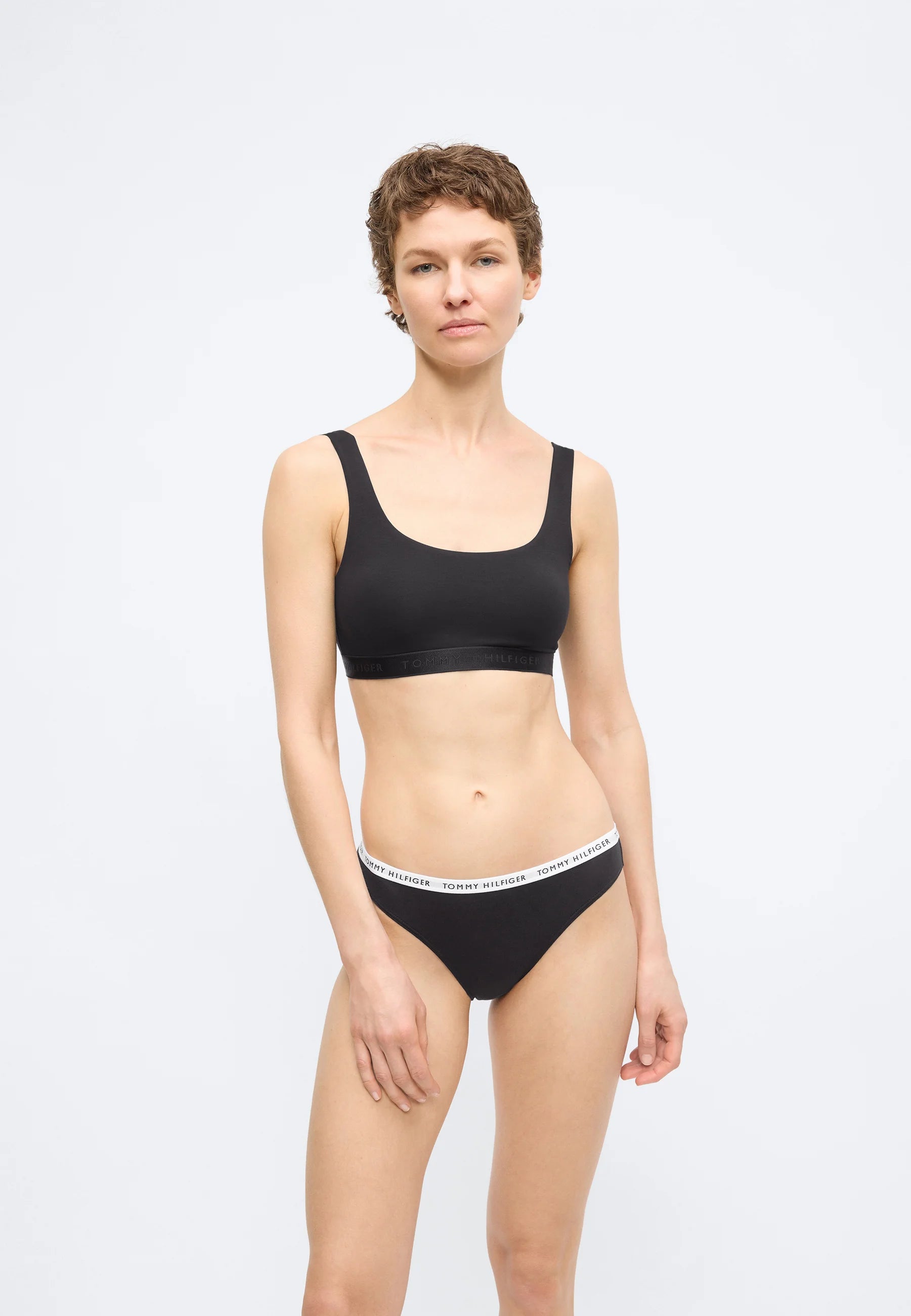 Reggiseno morbido Bralette sfoderato con logo moderno Tommy Hilfiger - Nero