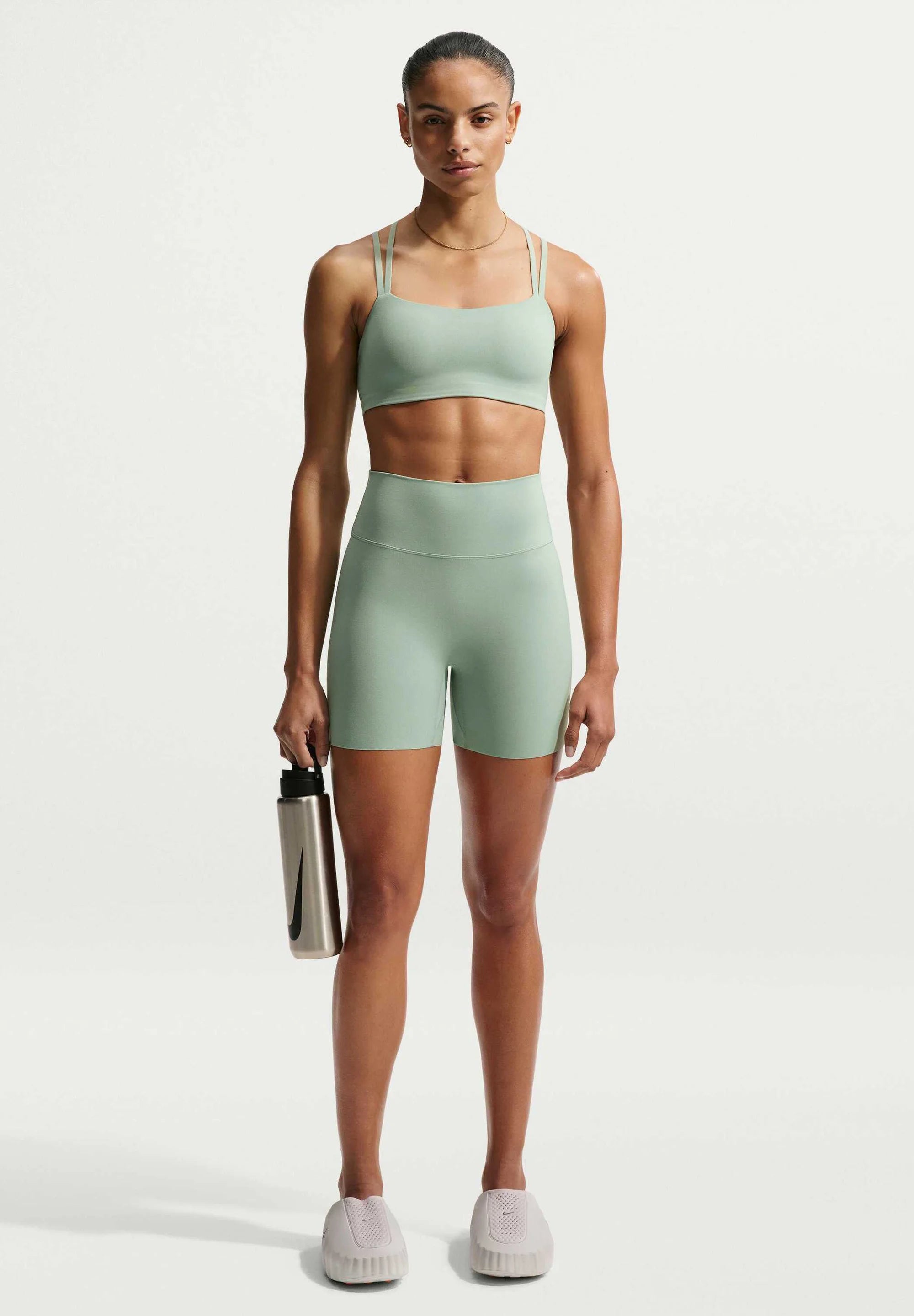 Podprsenka Nike Performance Zenvy Strappy Light Support – pára, bílá