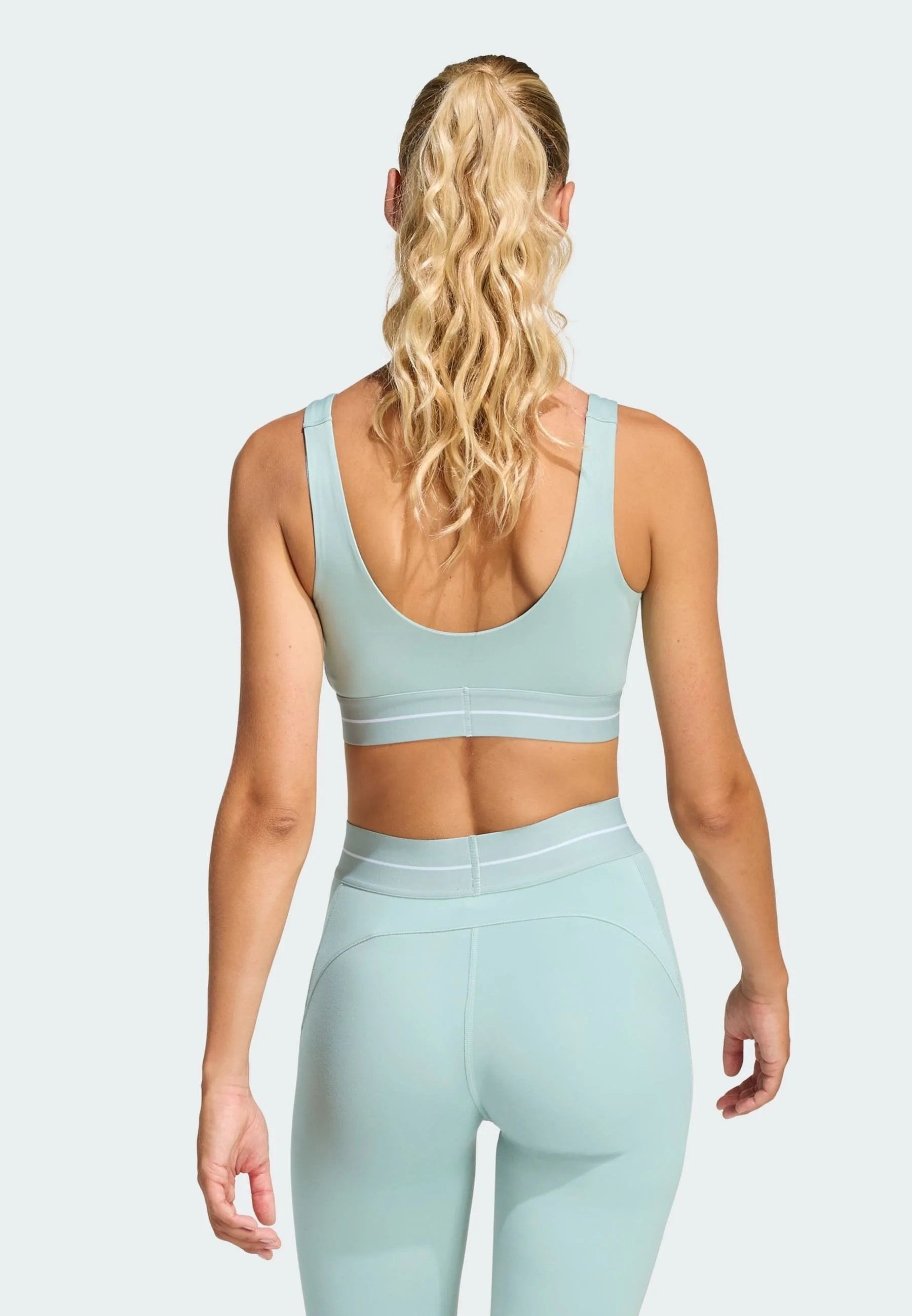 Podprsenka Adidas Performance Hyperglam Medium Support – Sage