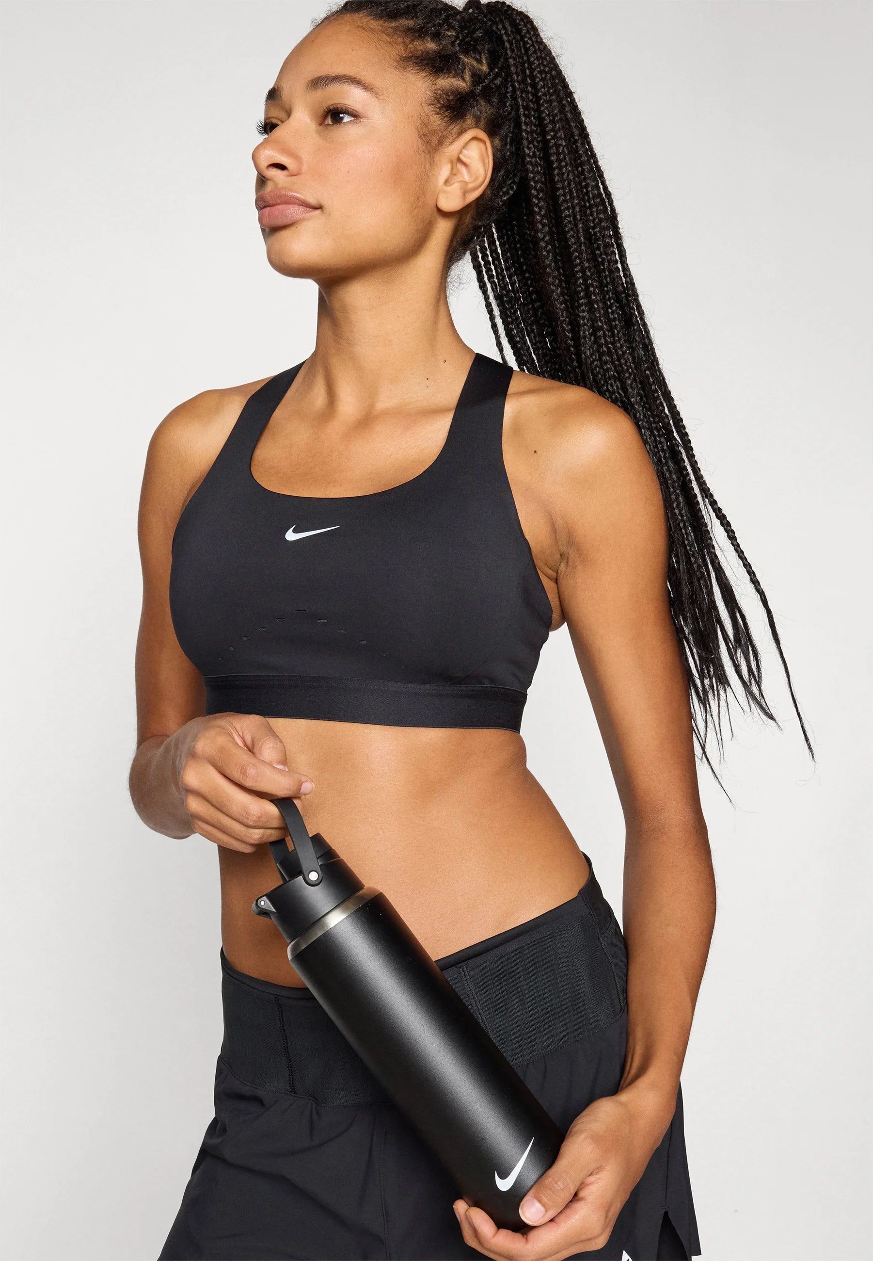 Sportovní podprsenka Nike Swift High Support – černá, stříbrná